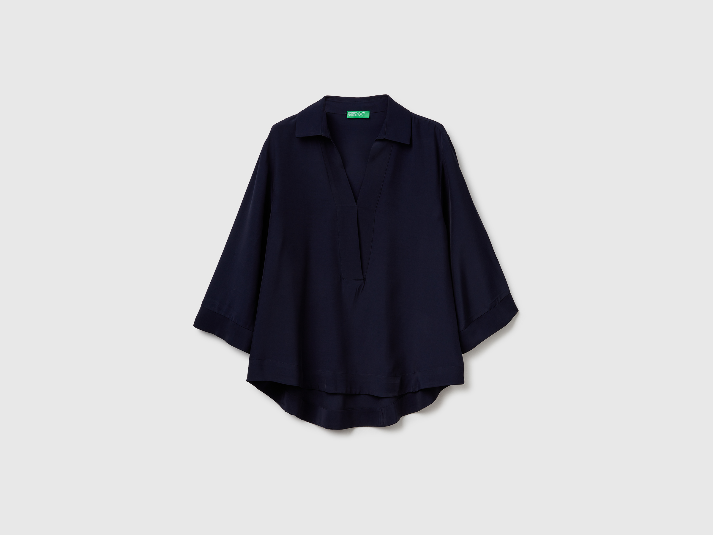 Chemisier ample en 100% viscose Chemisier ample en 100% viscose