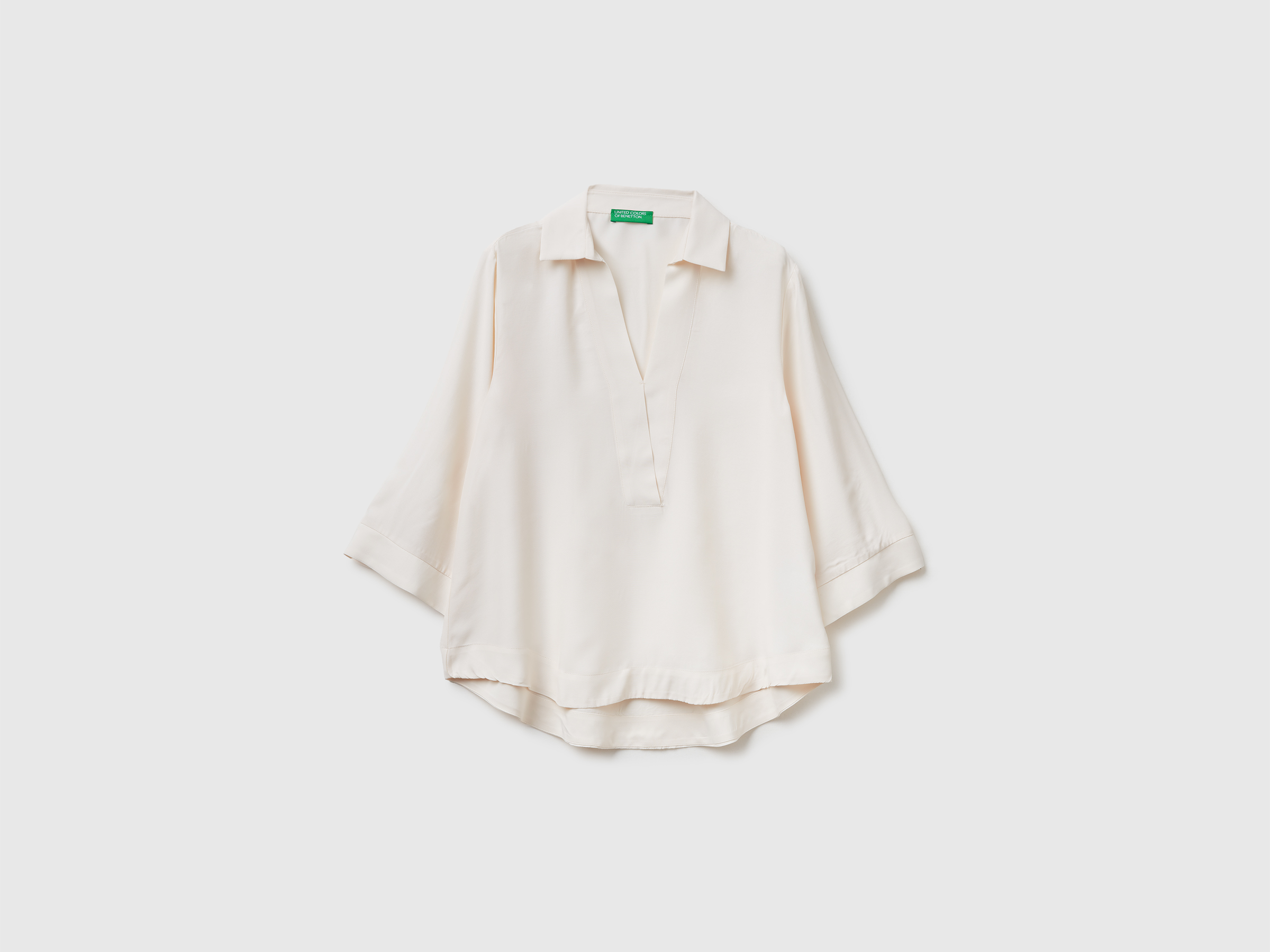 Chemisier ample en 100% viscose Chemisier ample en 100% viscose