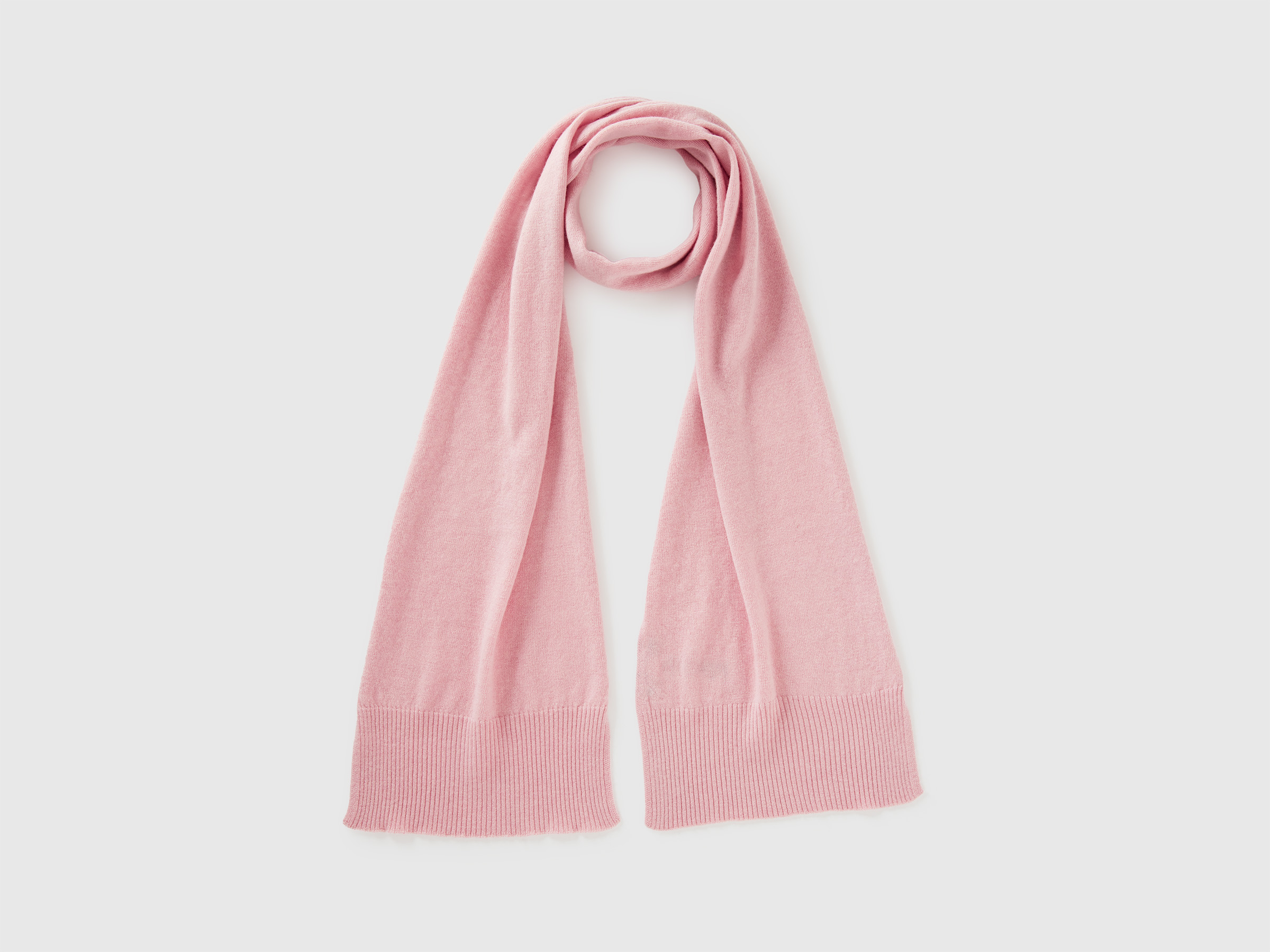 Écharpe rose poudré en pure laine mérinos Écharpe rose poudré en pure laine mérinos