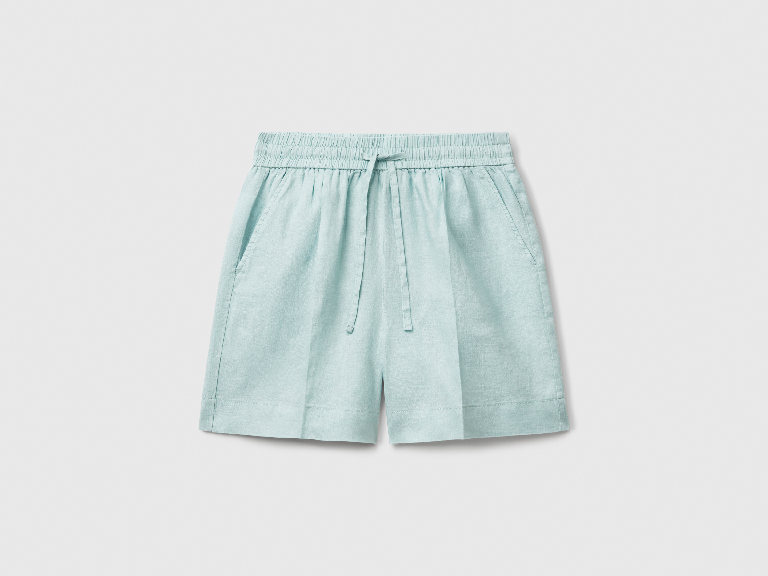 Short en pur lin avec cordon de serrage Short en pur lin avec cordon de serrage