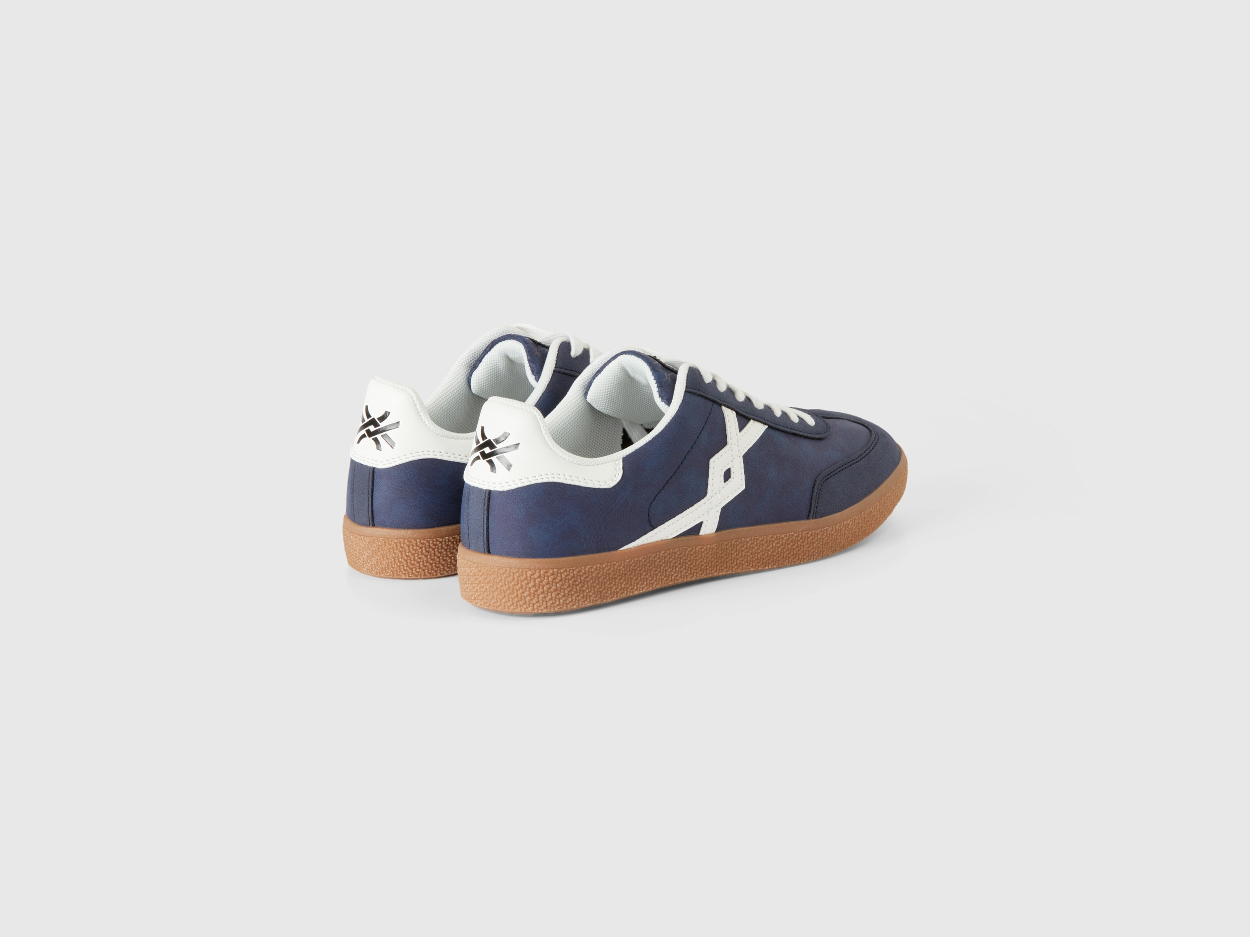Sneakers basses bleu foncé – Image 2