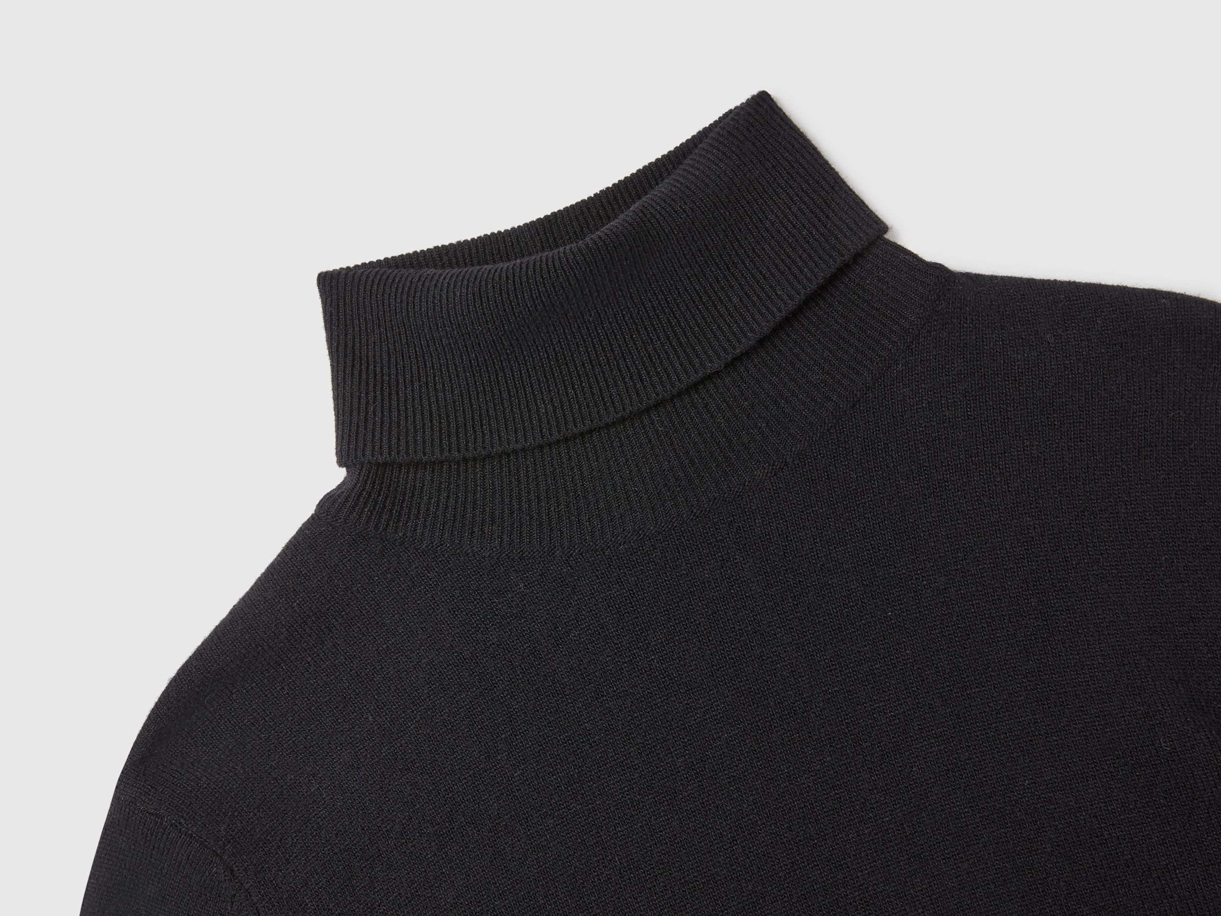 Pull chaud noir à col roulé en pure laine Mérinos – Image 3