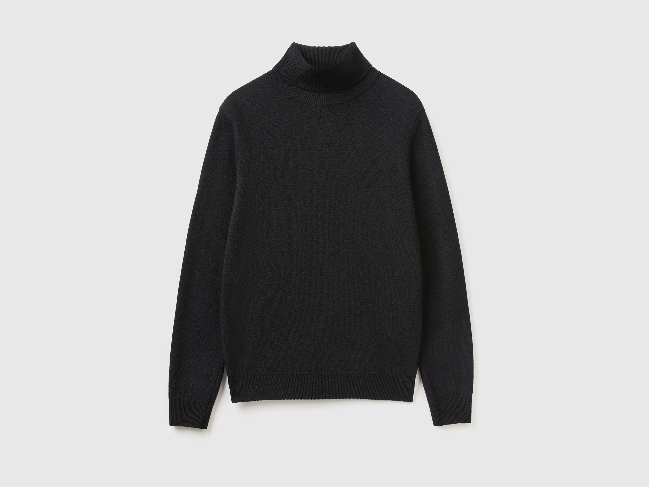 Pull chaud noir à col roulé en pure laine Mérinos Pull chaud noir à col roulé en pure laine Mérinos