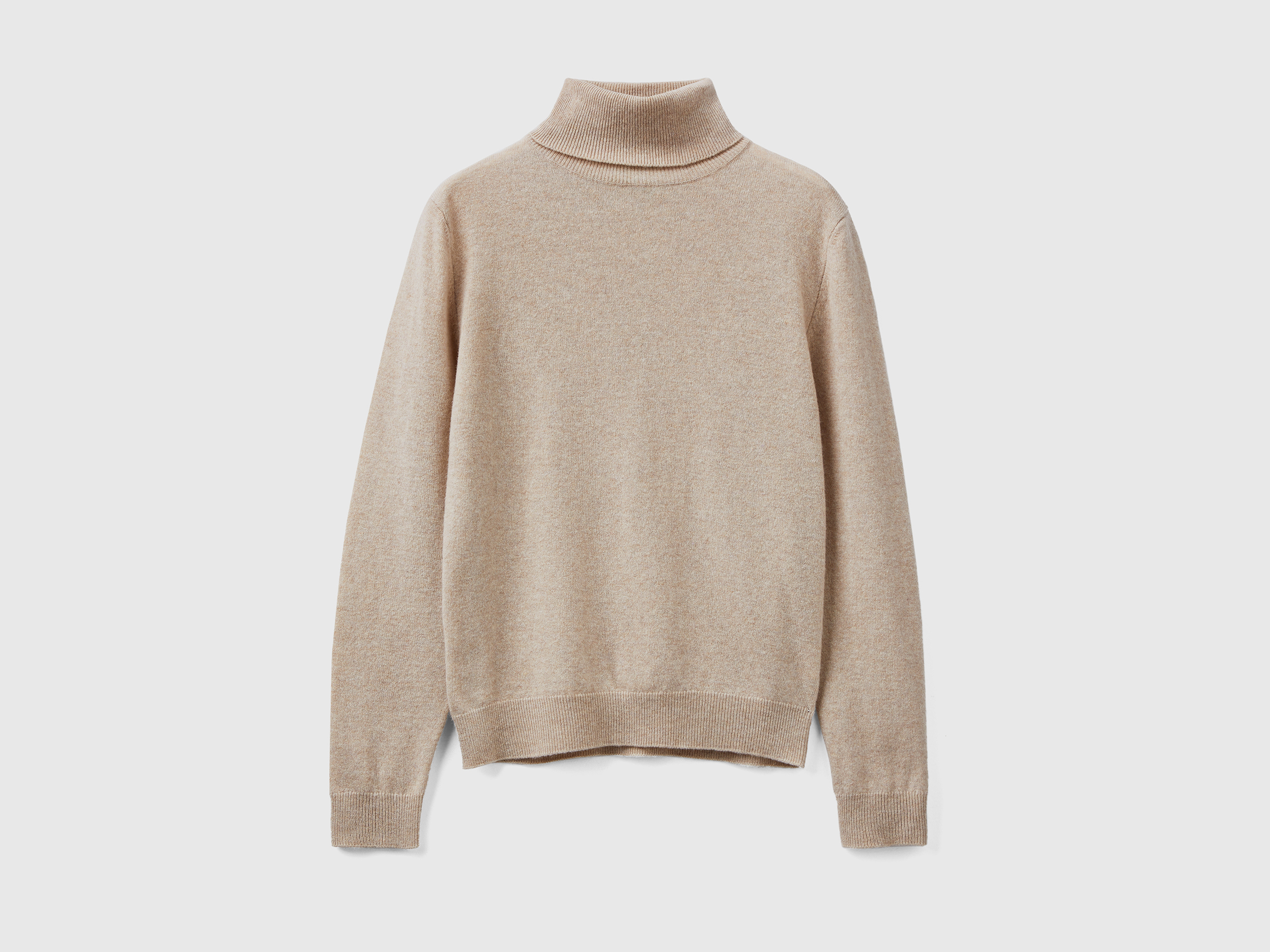 Pull chaud beige à col roulé en pure laine Mérinos Pull chaud beige à col roulé en pure laine Mérinos