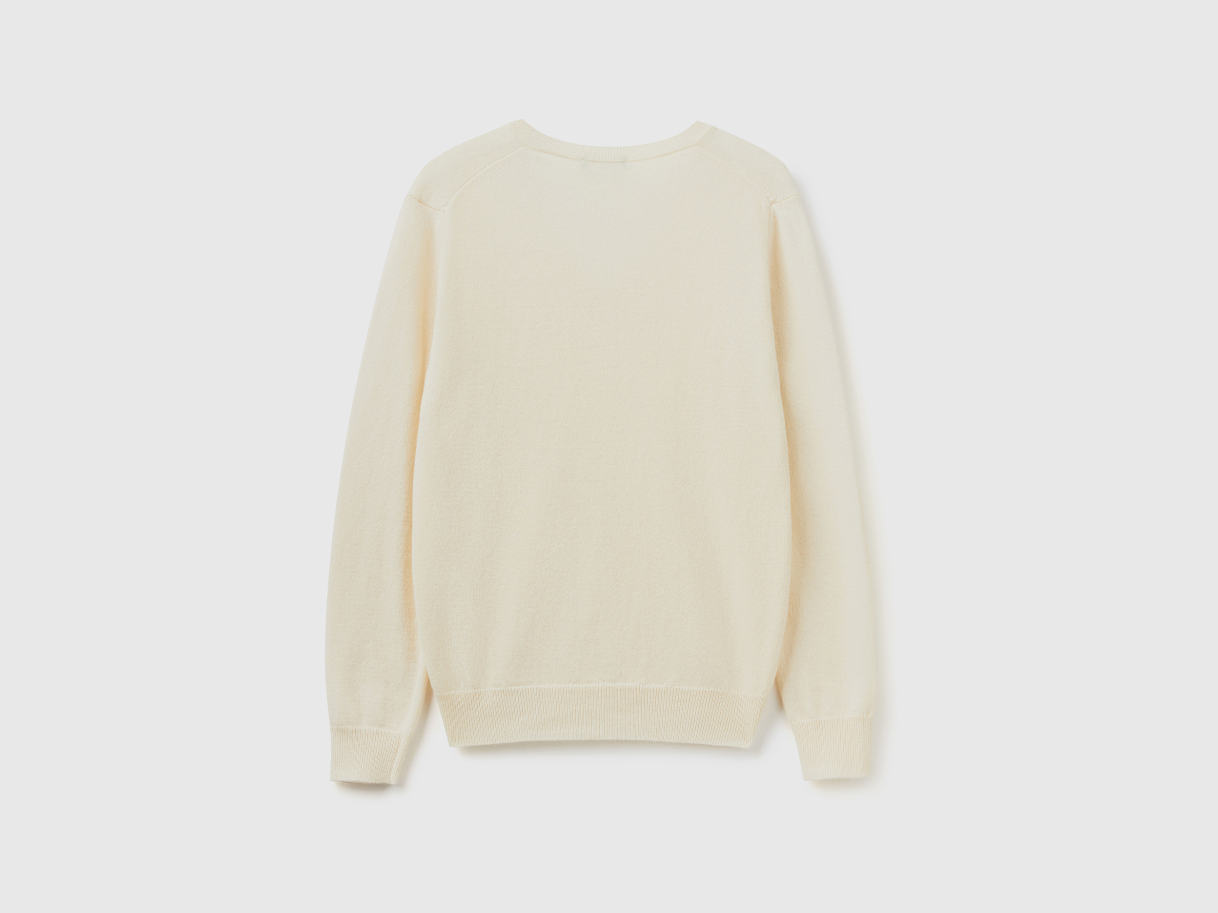 Pull beige avec col en V en pure laine Mérinos – Image 2
