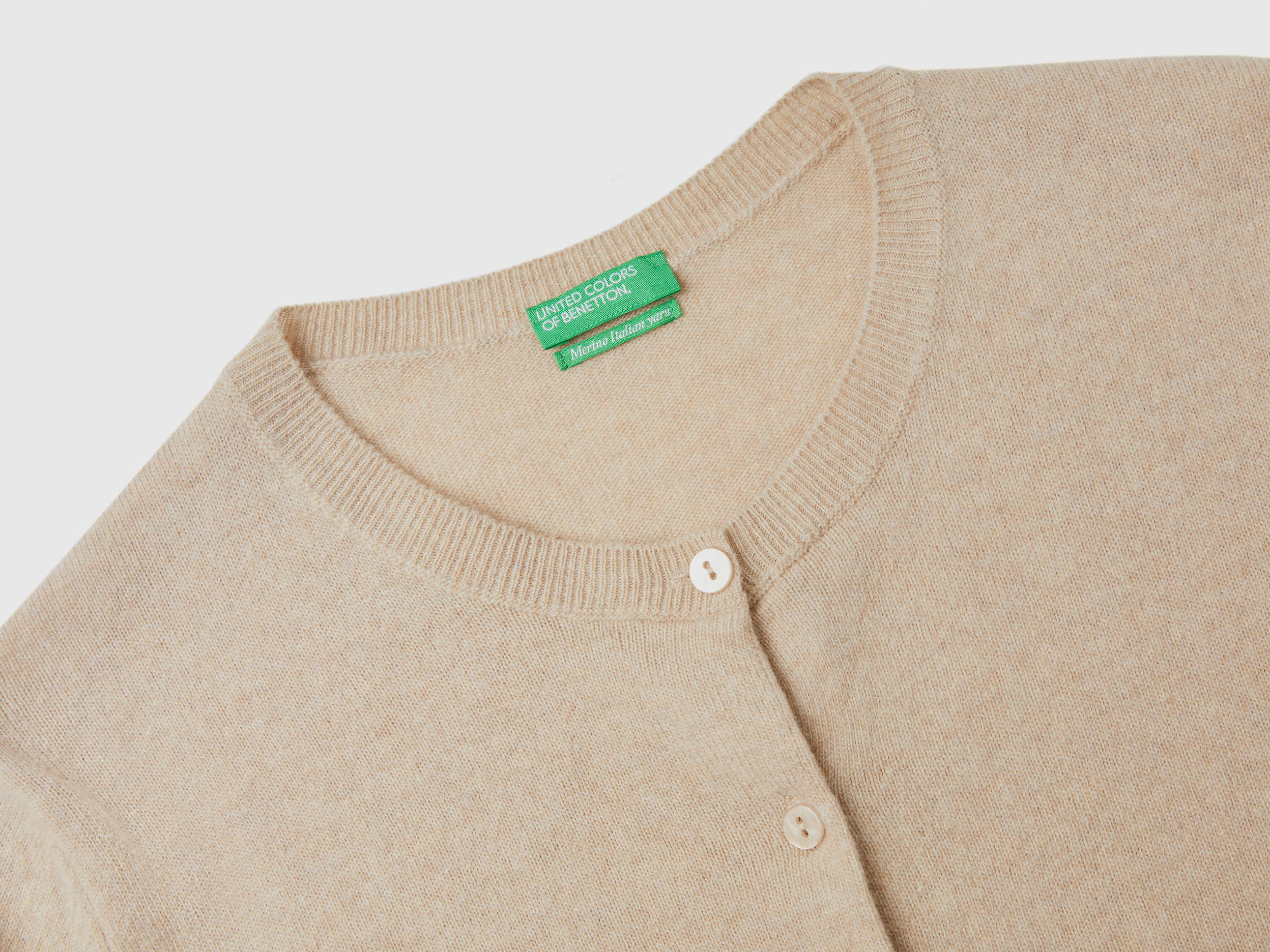 Gilet beige col rond en pure laine Mérinos – Image 3