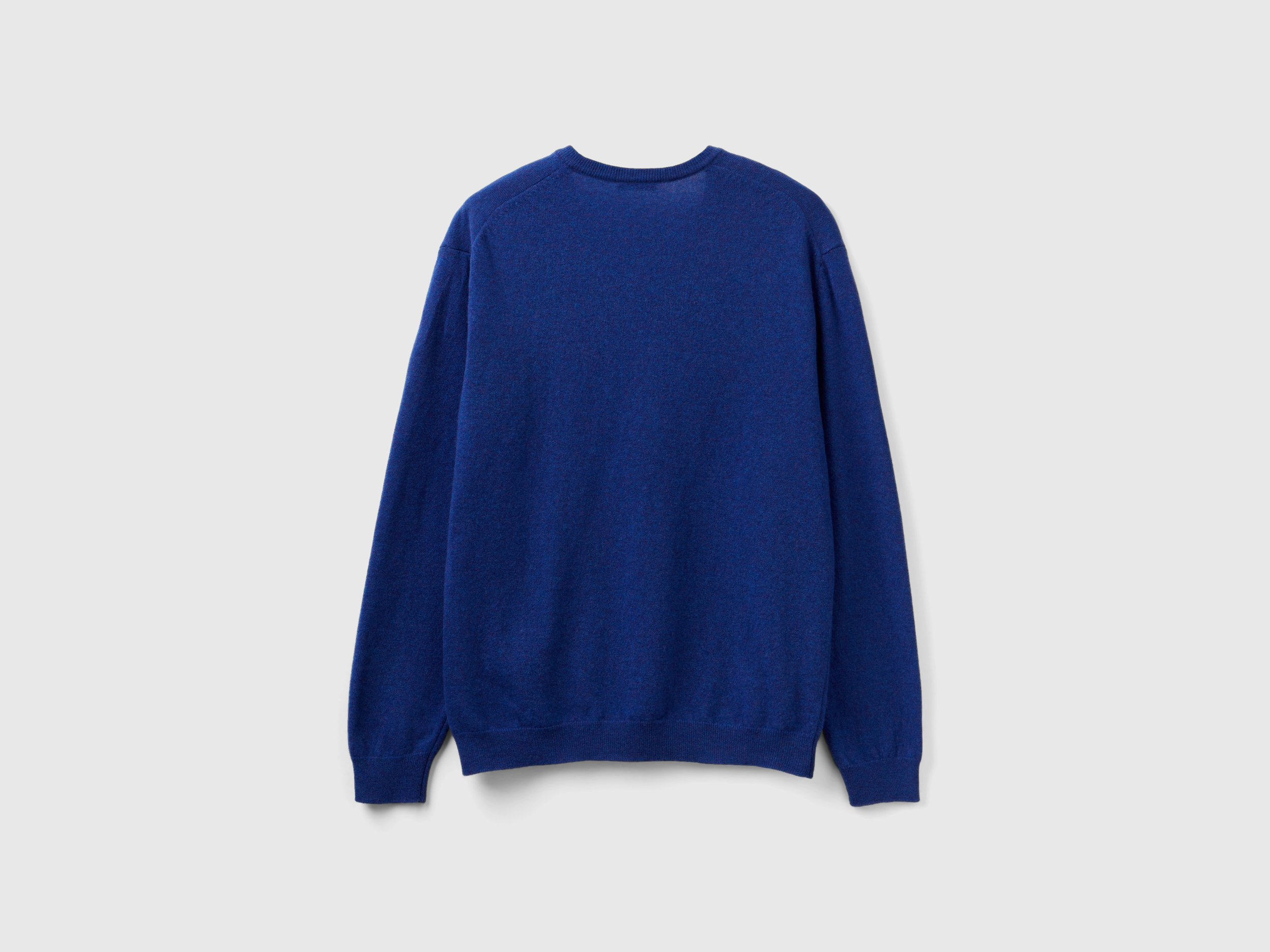 Pull bleu col en V en pure laine Mérinos – Image 2