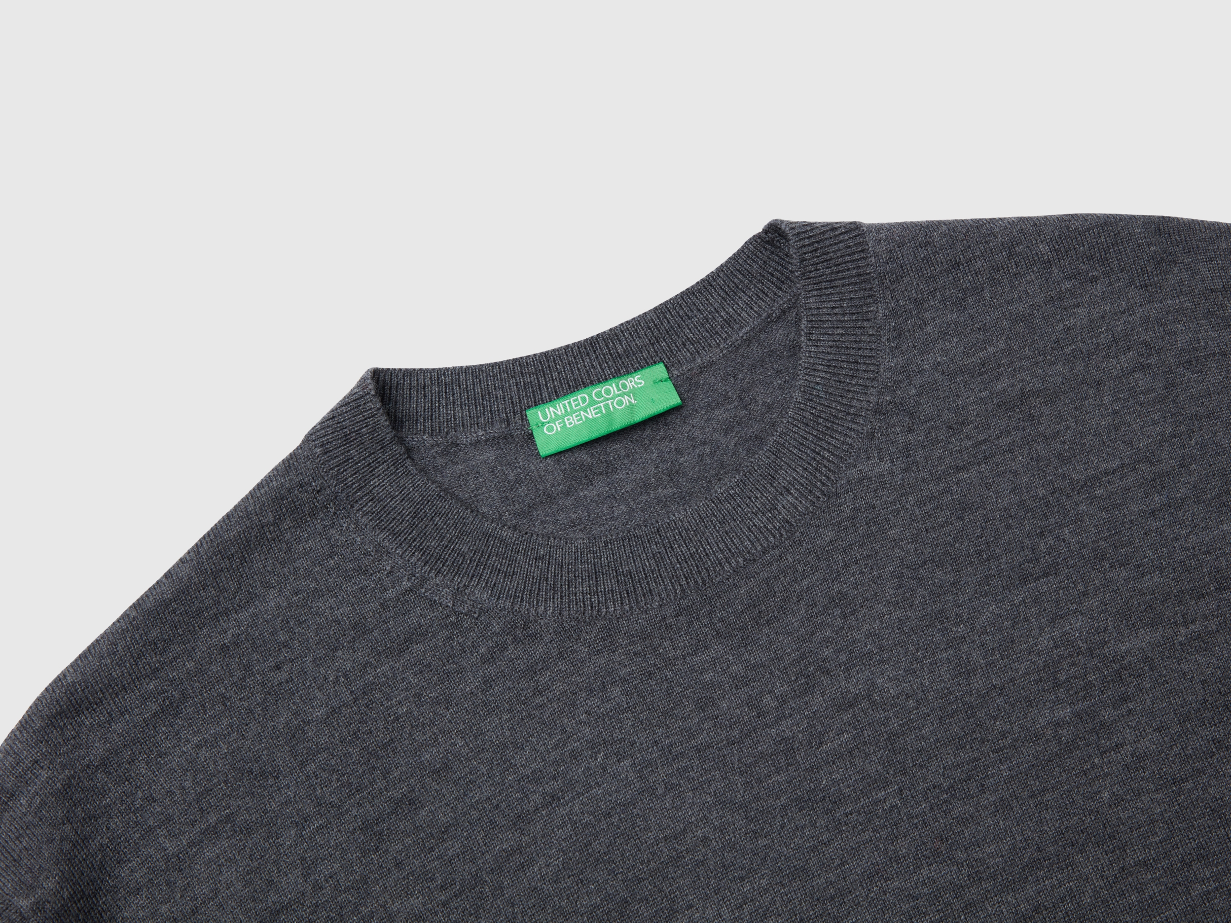 Pull gris foncé en pure laine mérinos – Image 3