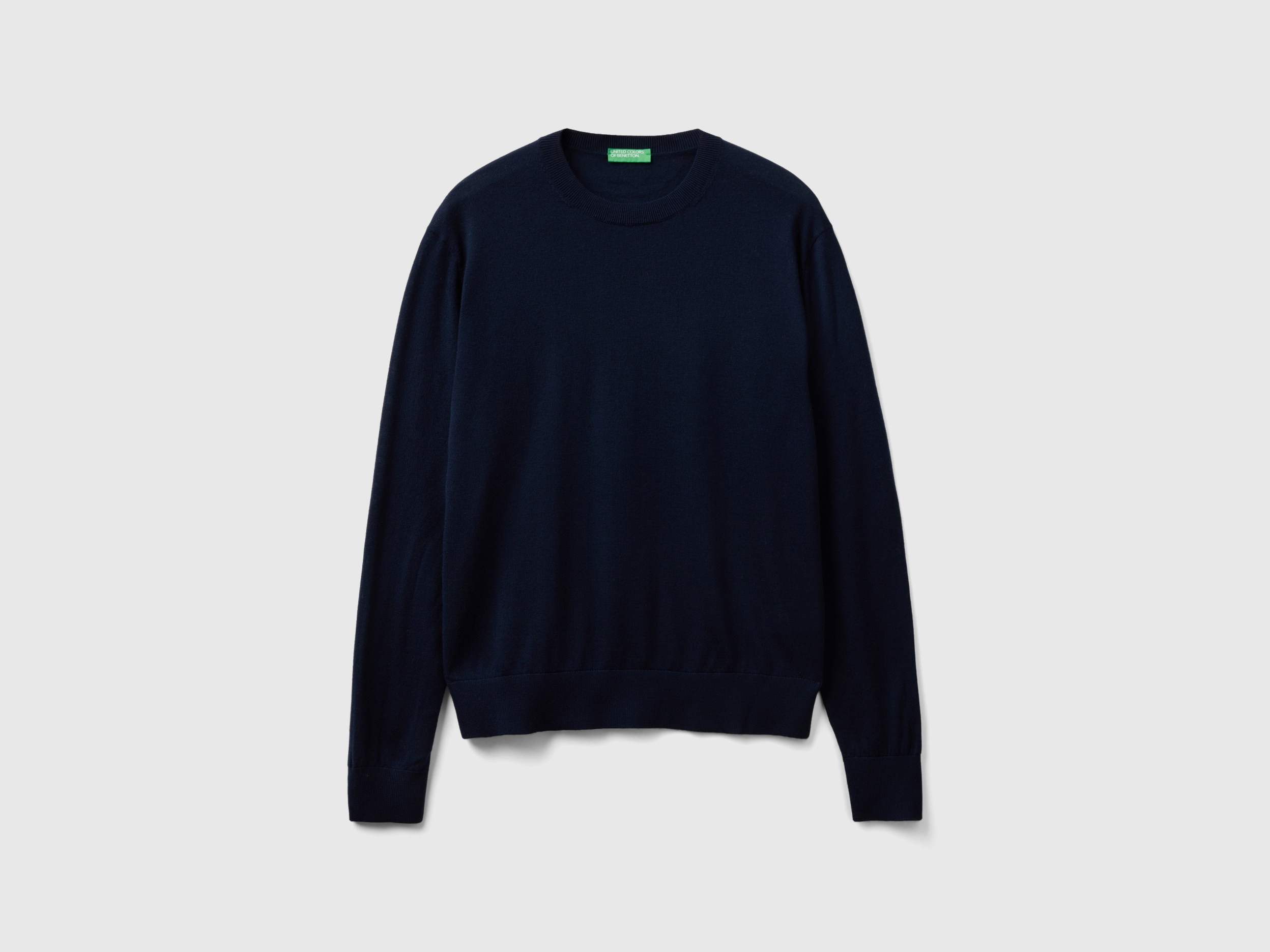Pull bleu foncé en pure laine mérinos Pull bleu foncé en pure laine mérinos