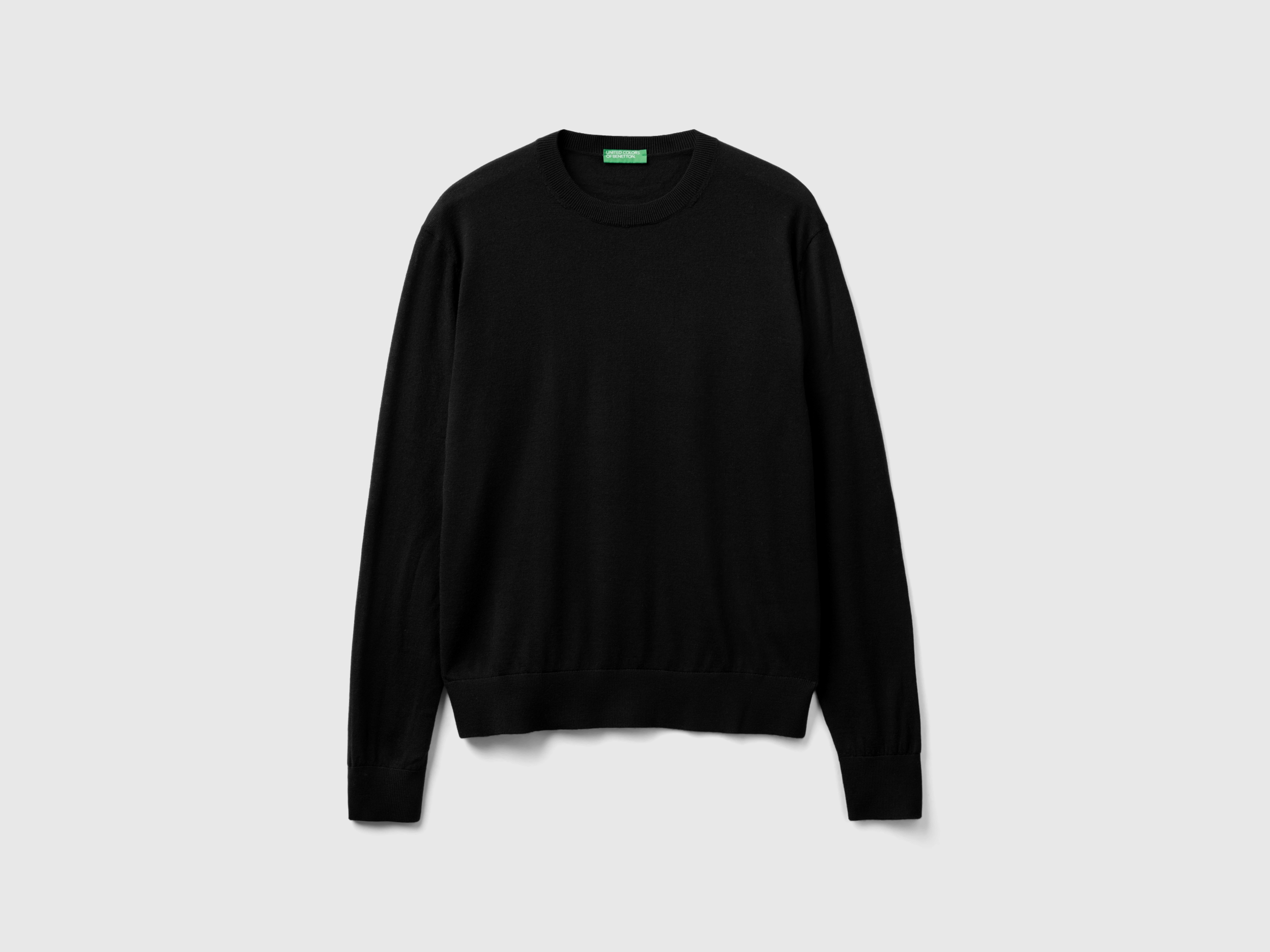 Pull noir en pure laine mérinos Pull noir en pure laine mérinos