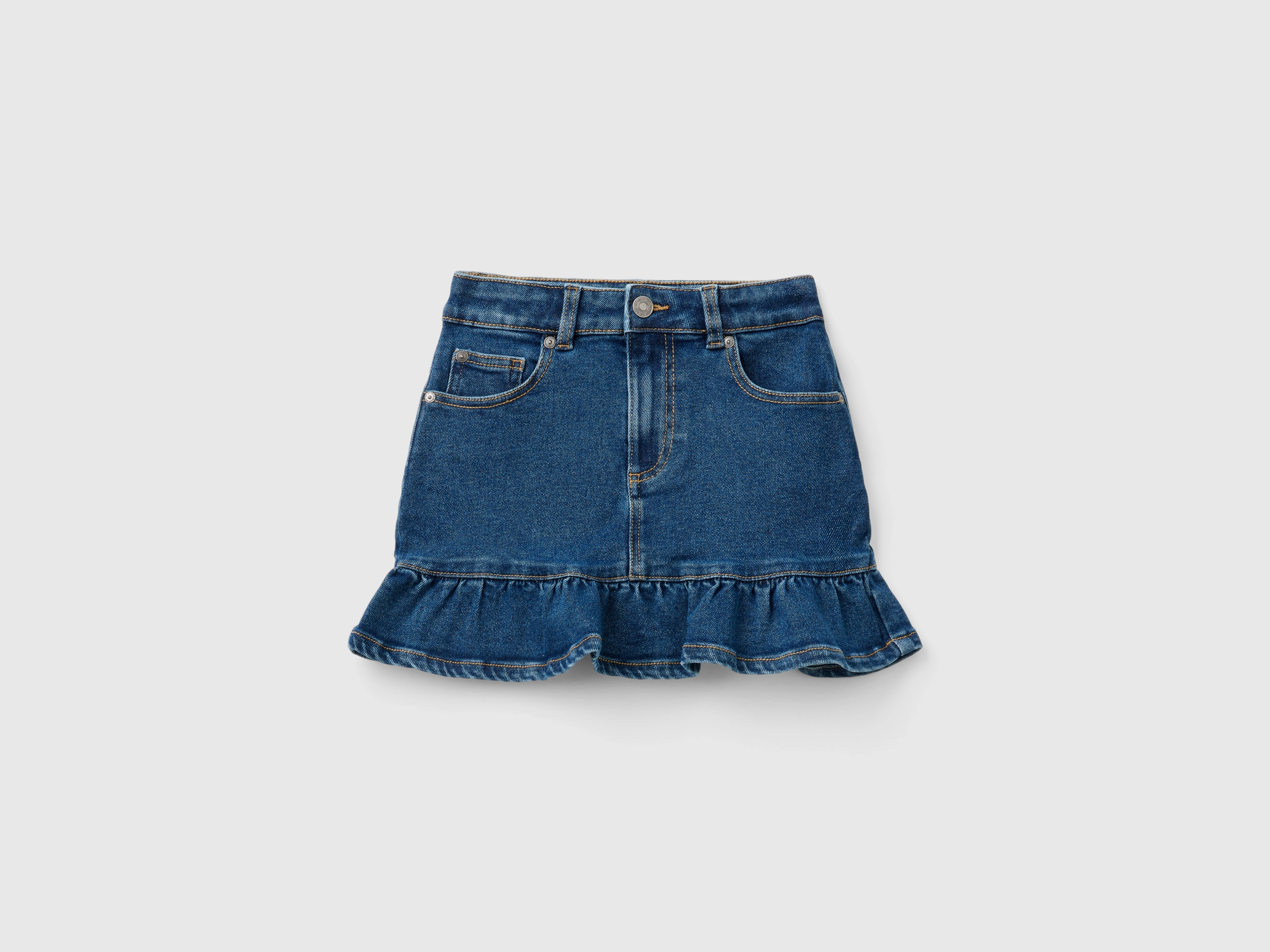 Mini-jupe en jeans à volant Mini-jupe en jeans à volant