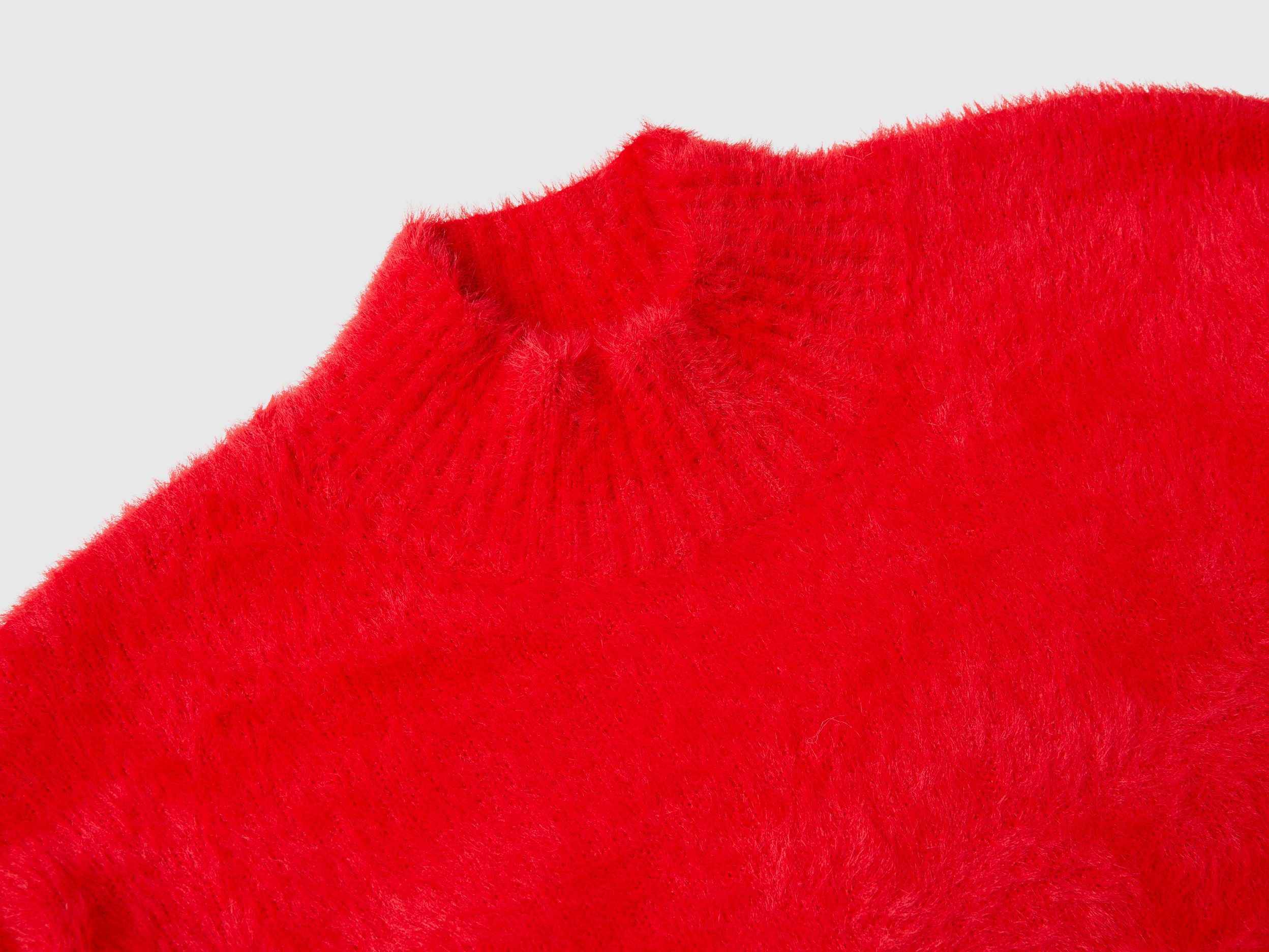 Pull en tissu duveteux – Image 3