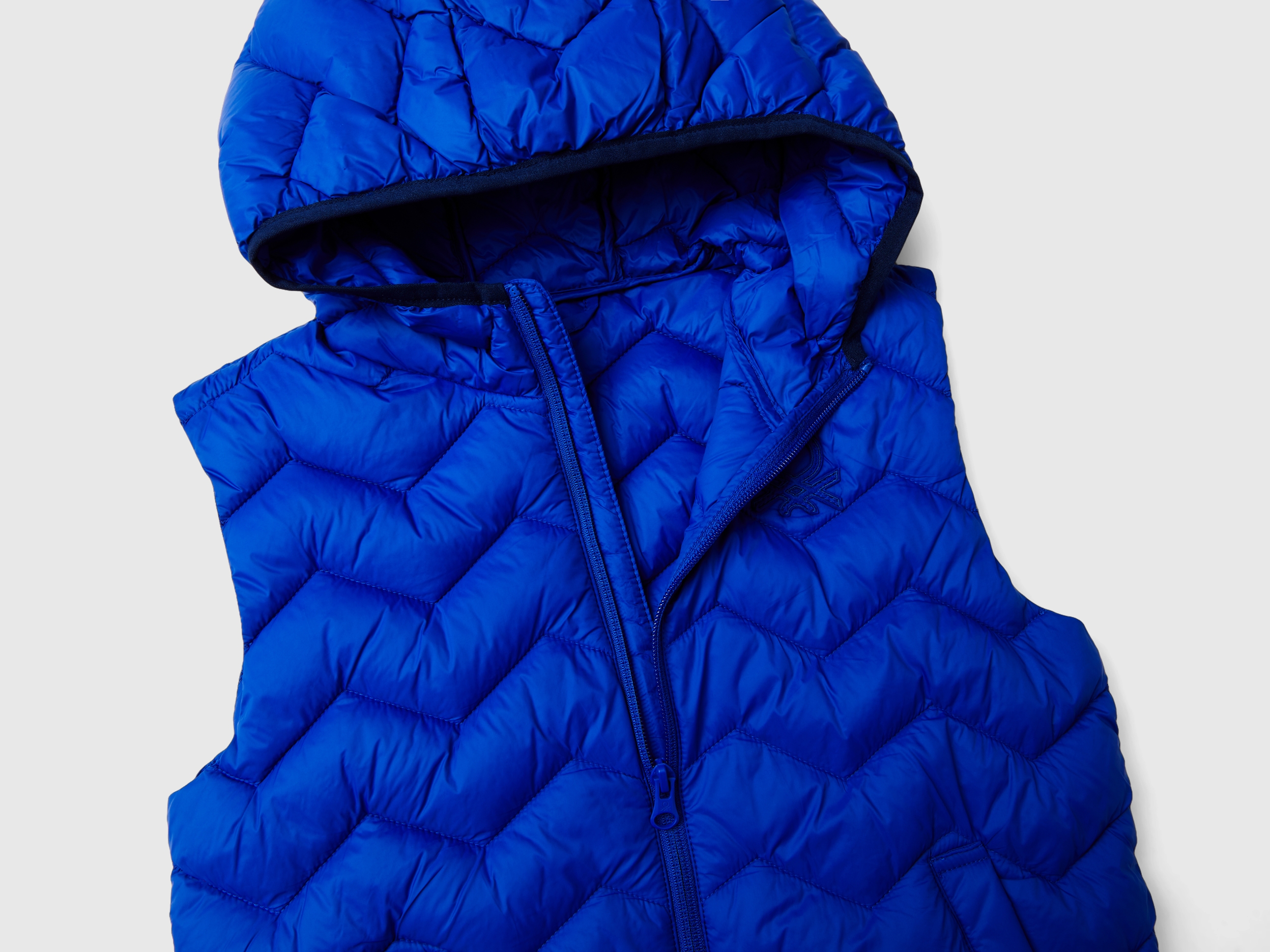 Veste sans manches rembourrée à capuche – Image 3