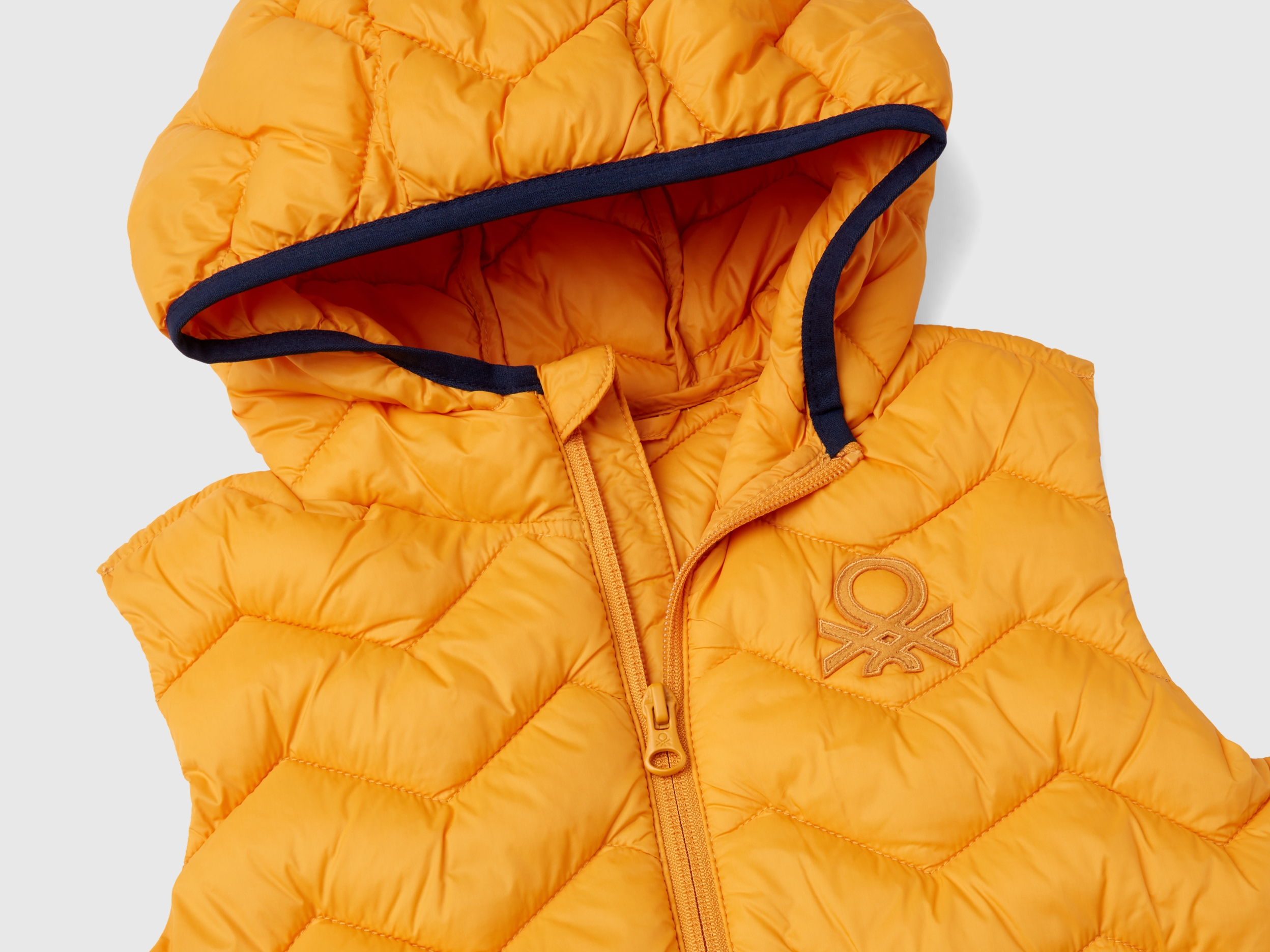 Veste sans manches rembourrée à capuche – Image 3
