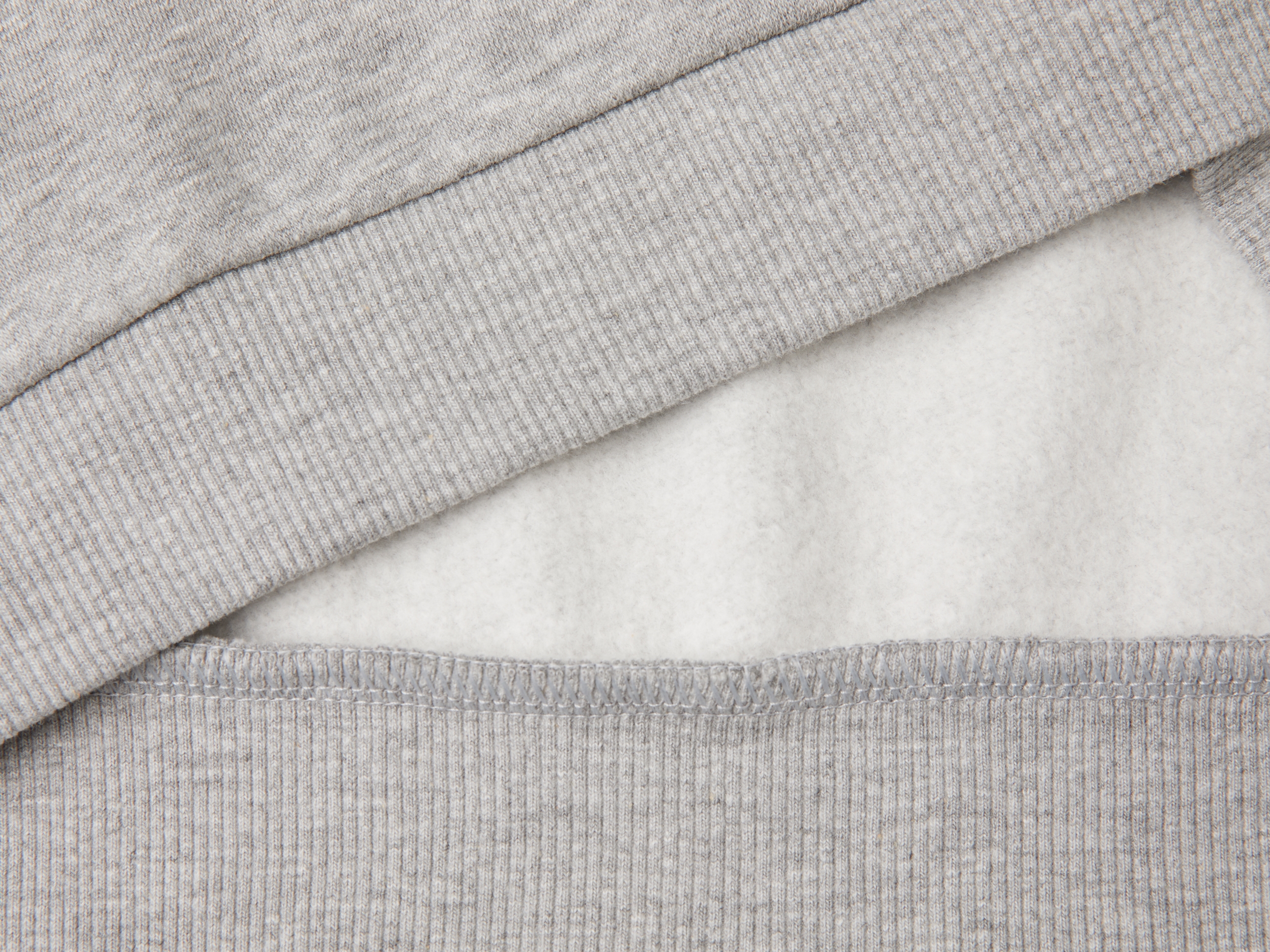 Sweat-shirt avec capuche et paillettes – Image 3