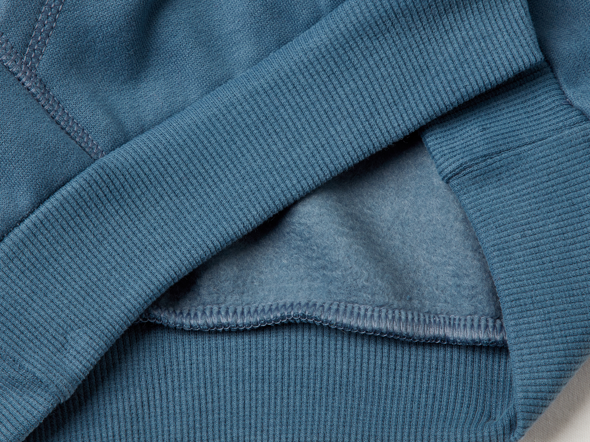 Sweat-shirt chaud avec poche kangourou – Image 3