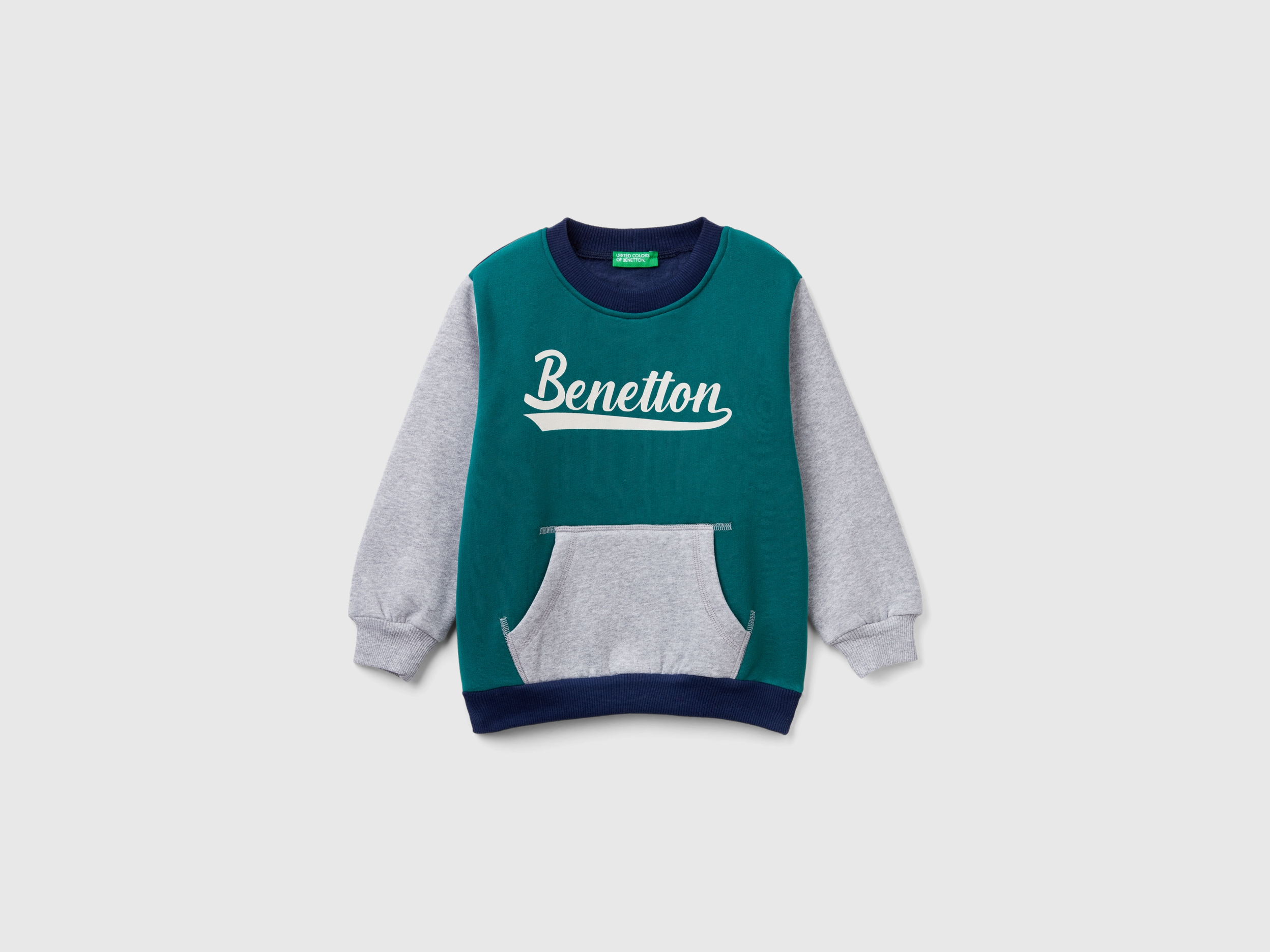 Sweat-shirt chaud avec poche kangourou Sweat-shirt chaud avec poche kangourou