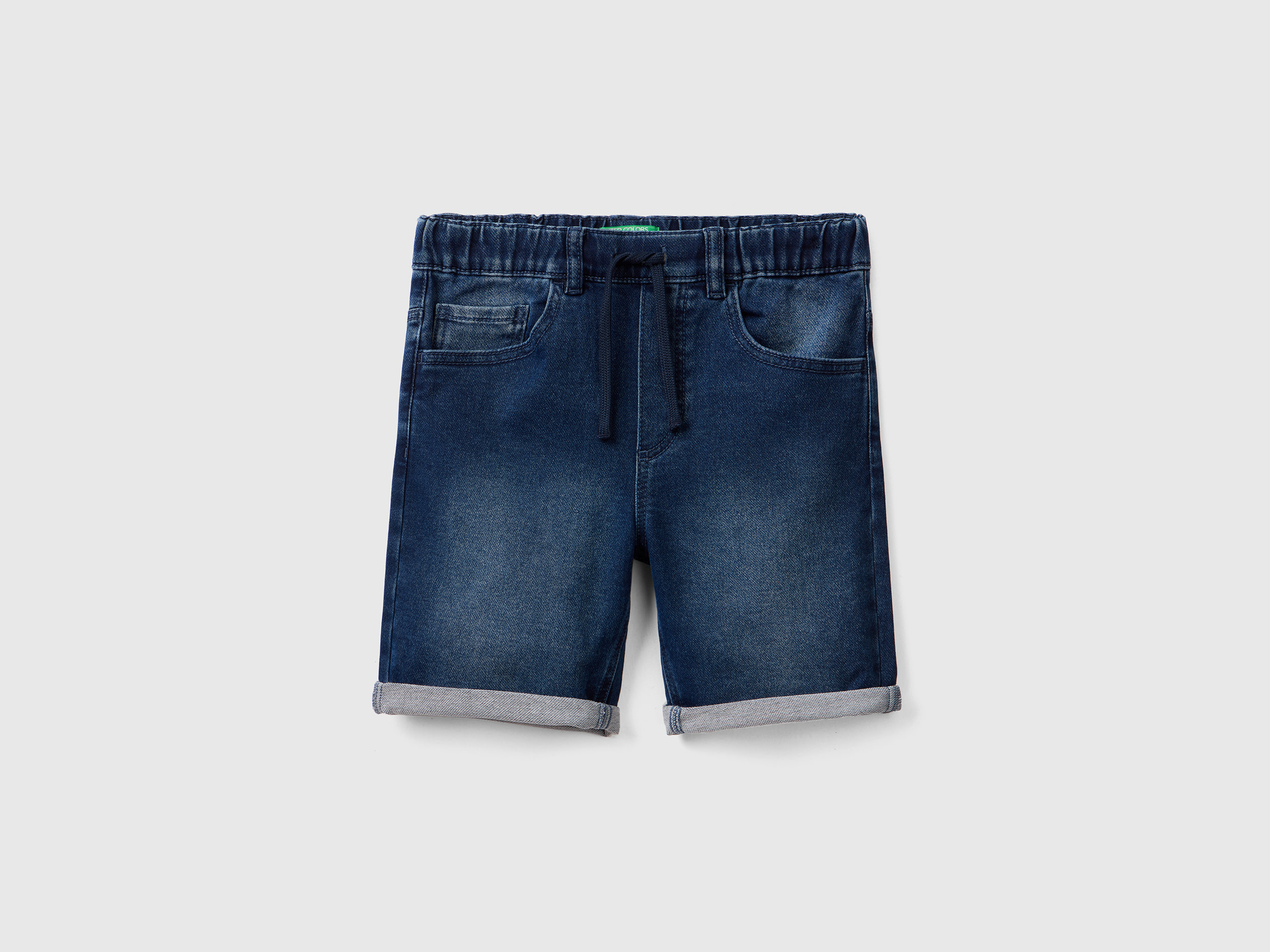 Bermuda en denim extensible Bermuda en denim extensible
