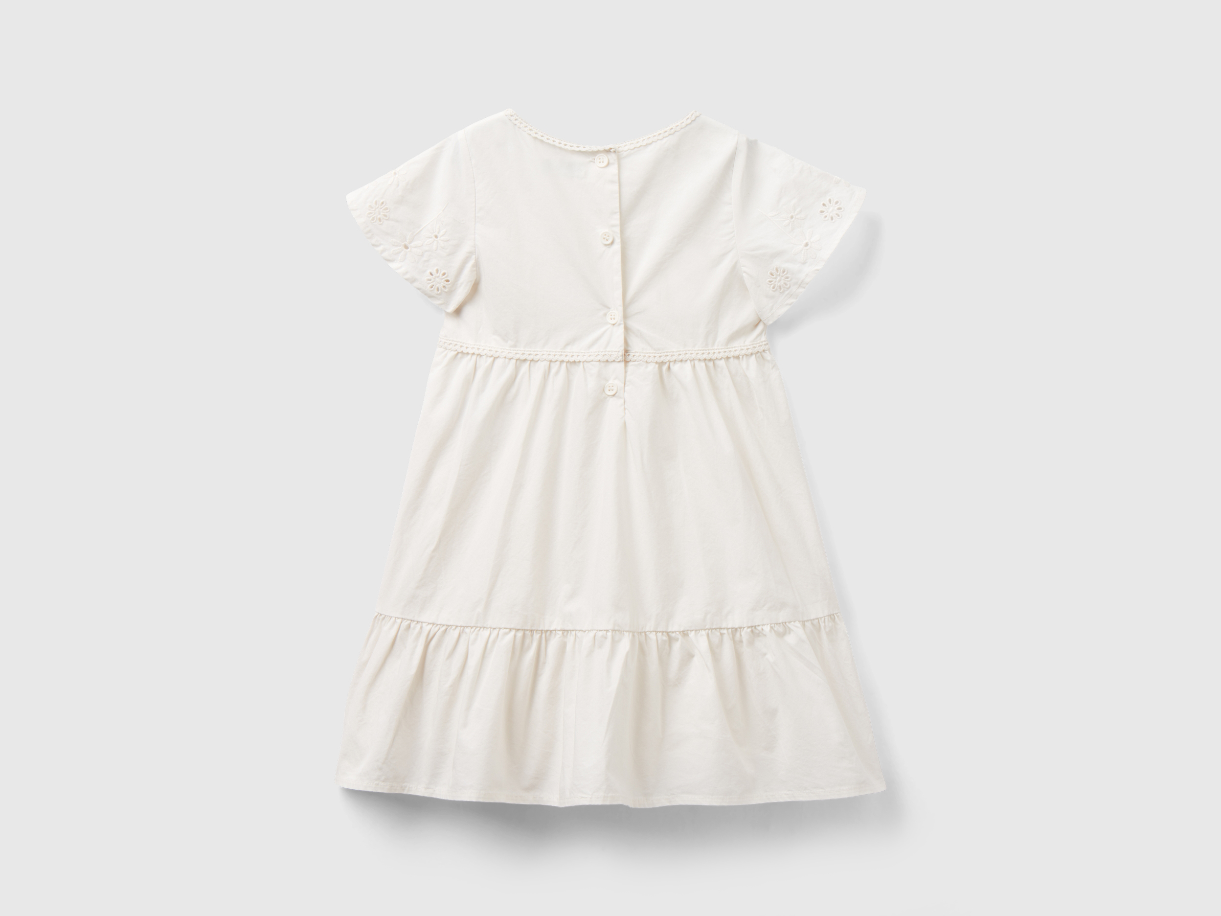 Robe à volant et broderies – Image 2