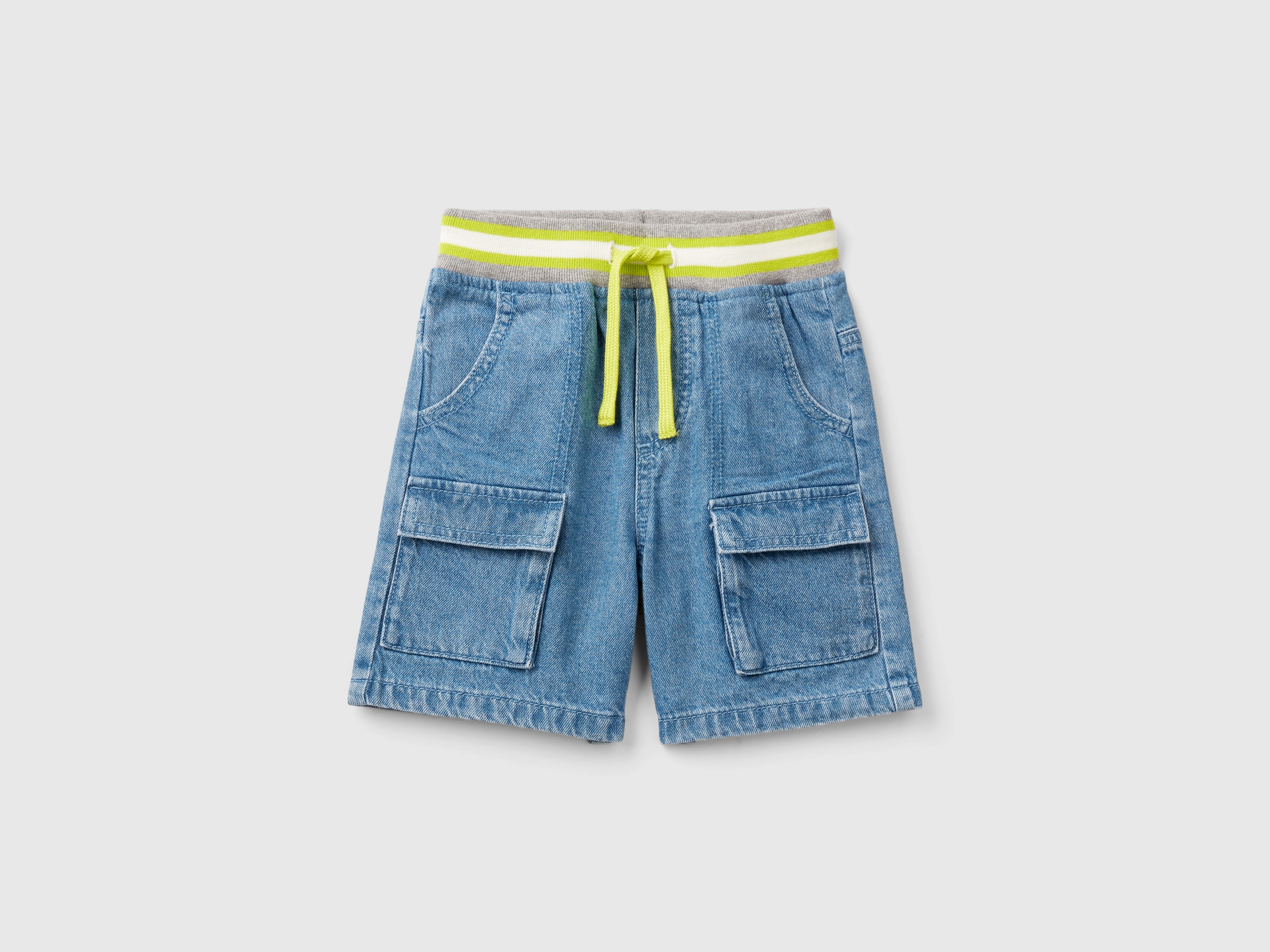 Bermuda cargo en jeans léger Bermuda cargo en jeans léger