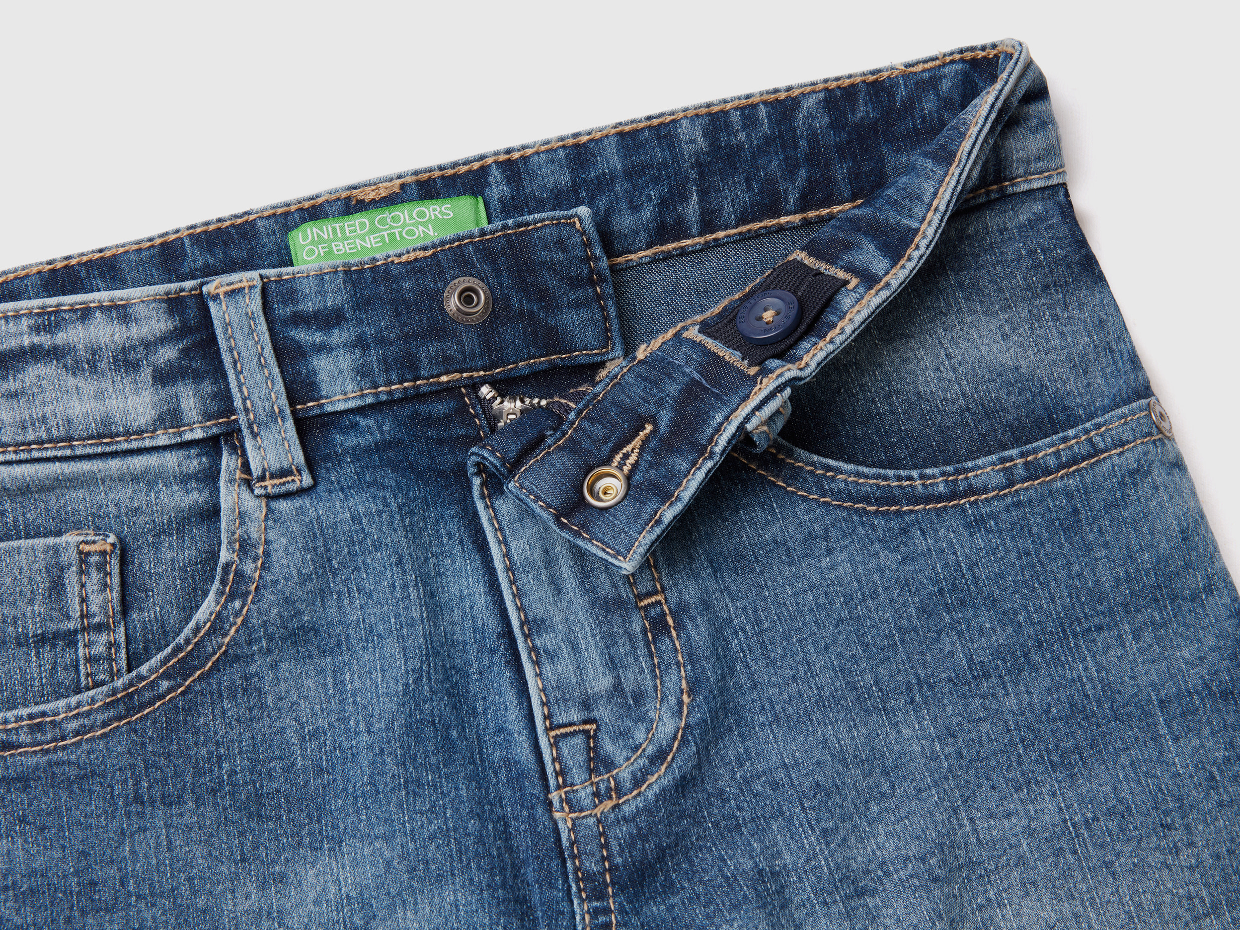 Bermuda slim en denim – Image 3