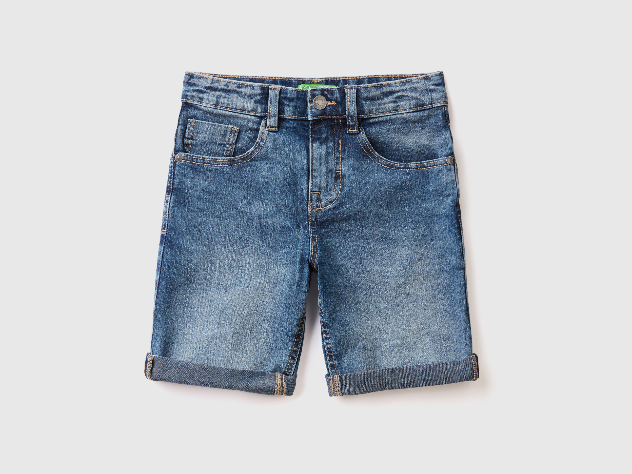 Bermuda slim en denim Bermuda slim en denim