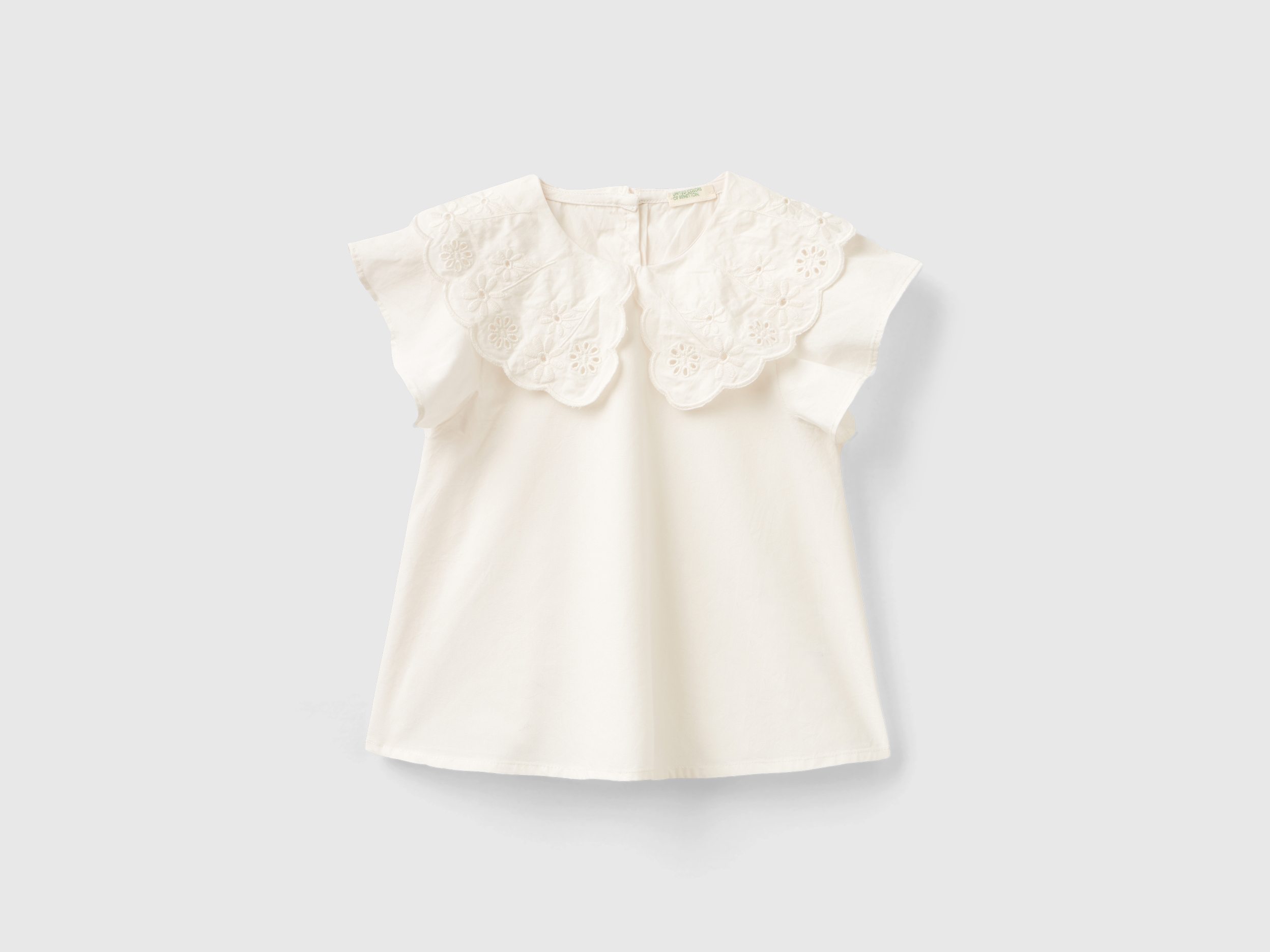 Blouse à col brodé Blouse à col brodé