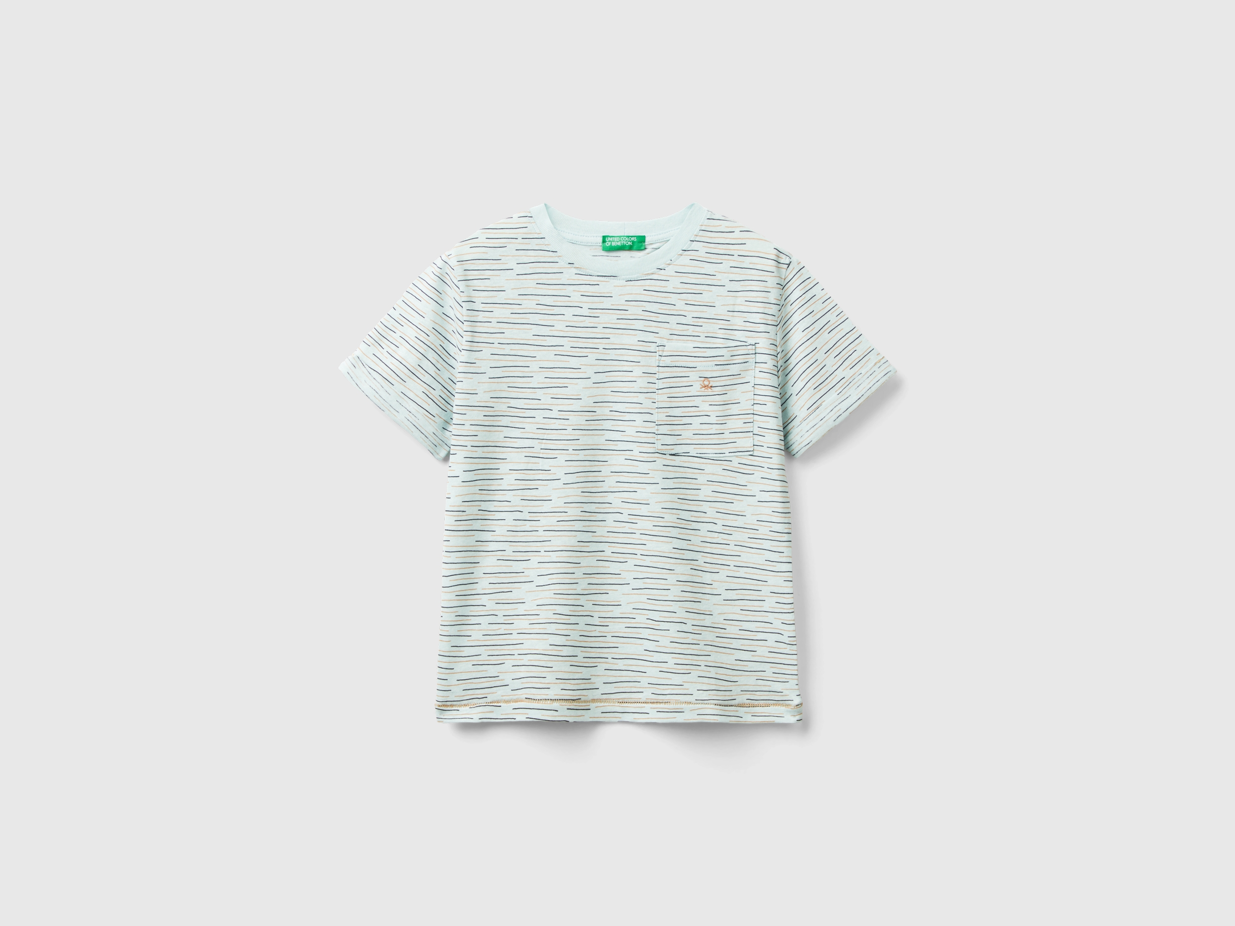 T-shirt à imprimé et petite poche T-shirt à imprimé et petite poche