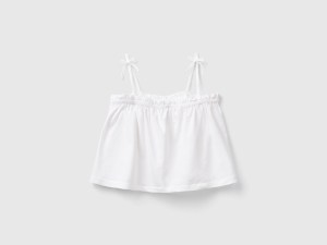 Haut à détails en broderie anglaise Haut à détails en broderie anglaise