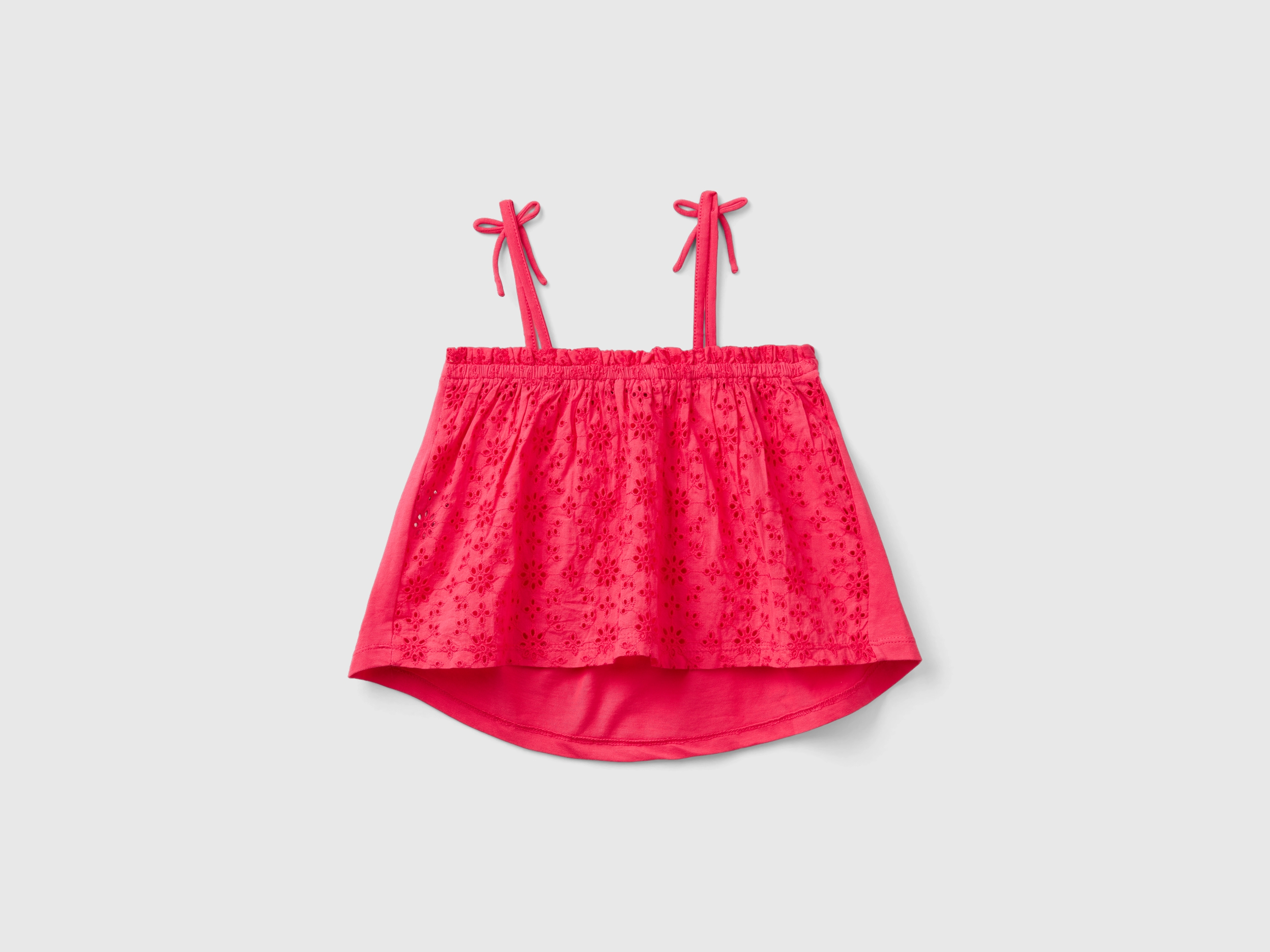 Haut à détails en broderie anglaise – Image 2