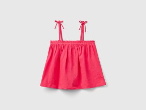 Haut à détails en broderie anglaise Haut à détails en broderie anglaise
