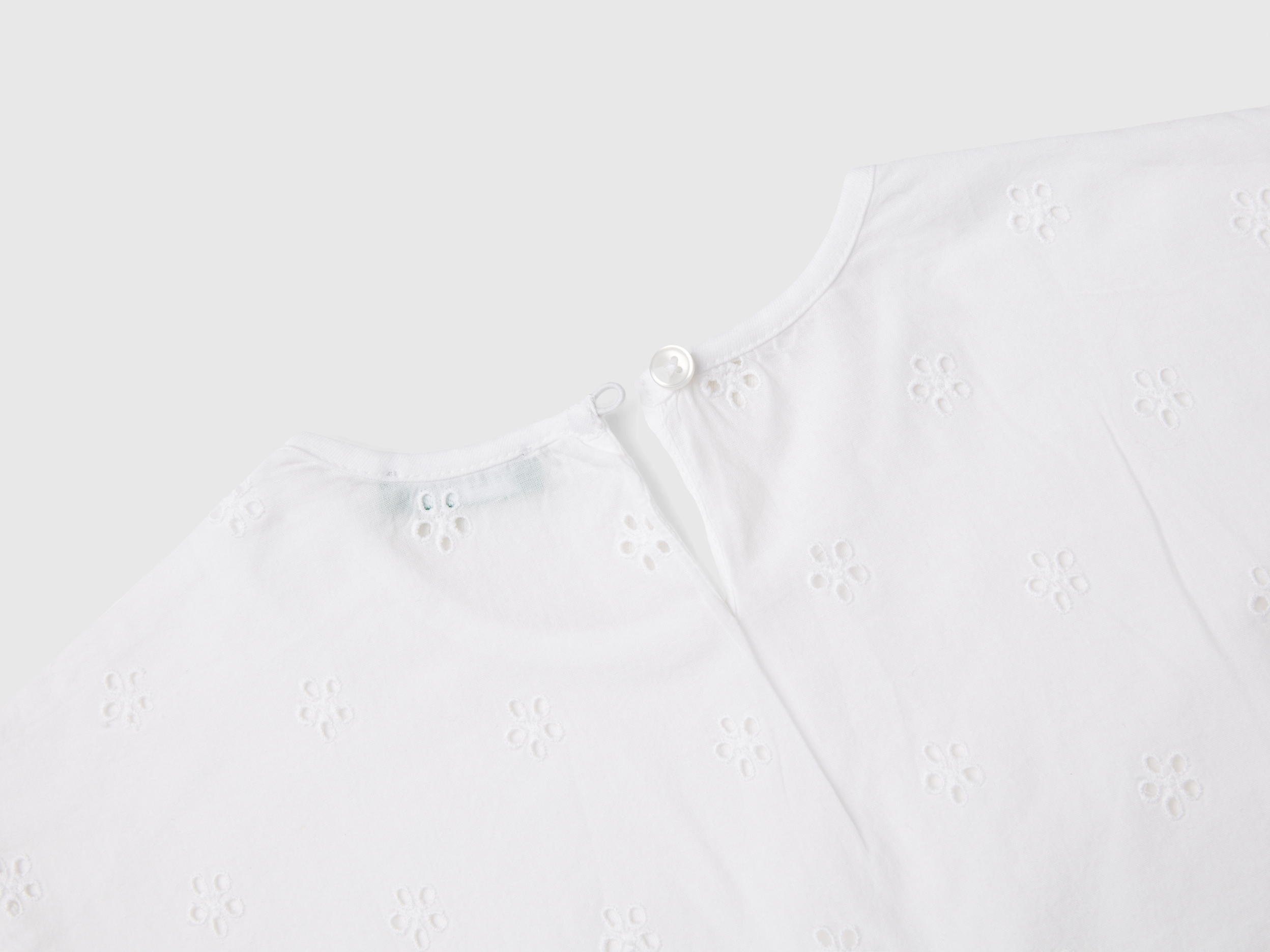 T-shirt ruché à broderies anglaises – Image 2