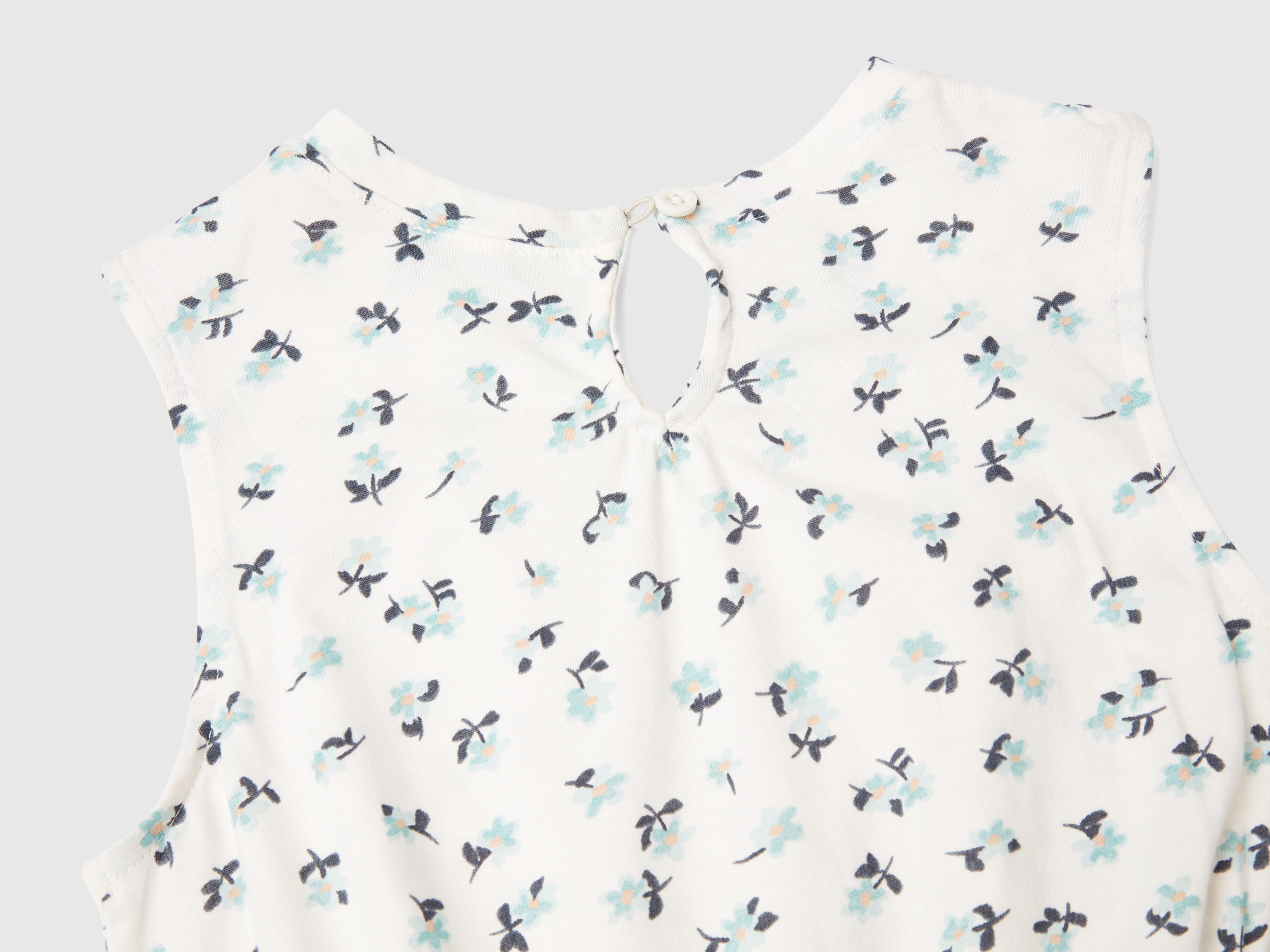 Robe blanche à motif floral – Image 2