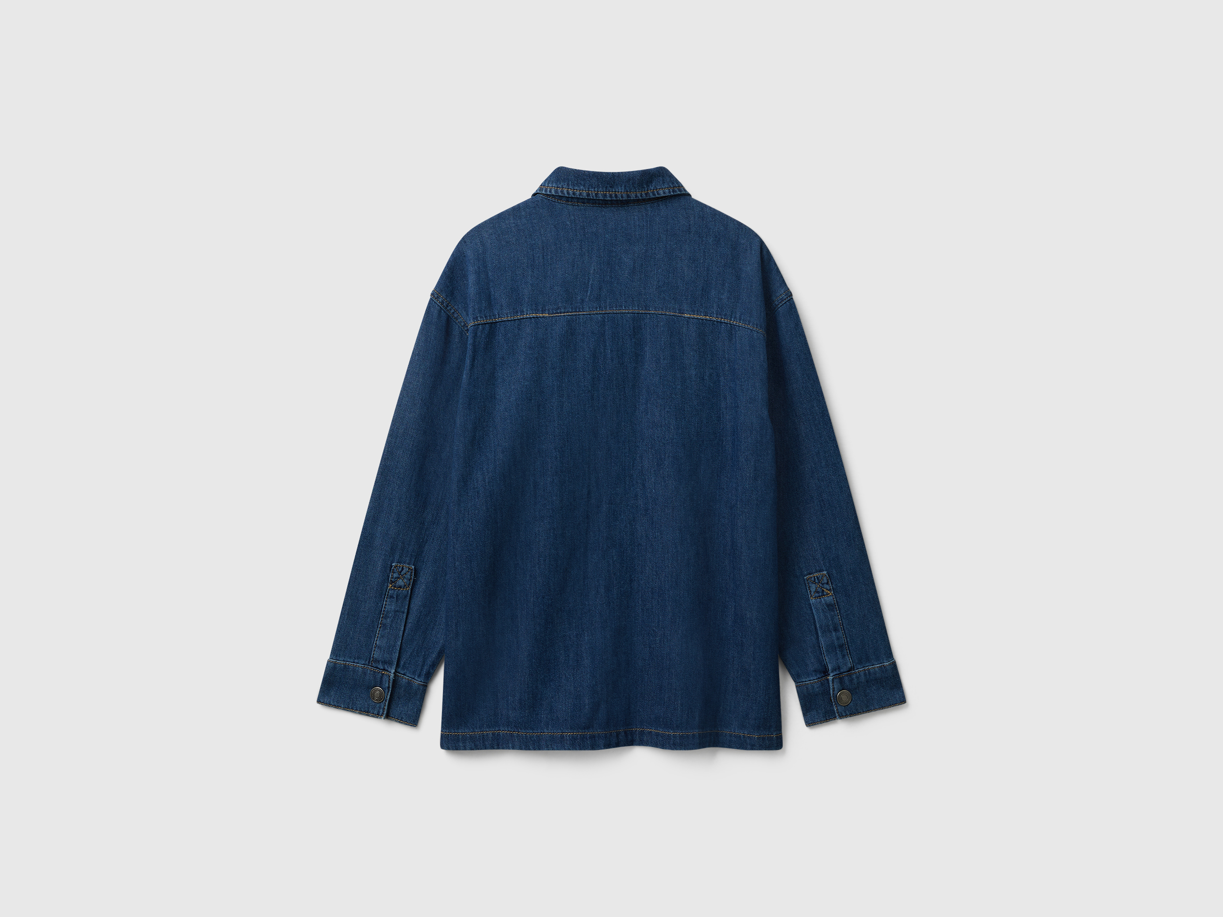 Chemise en jean avec poches – Image 2