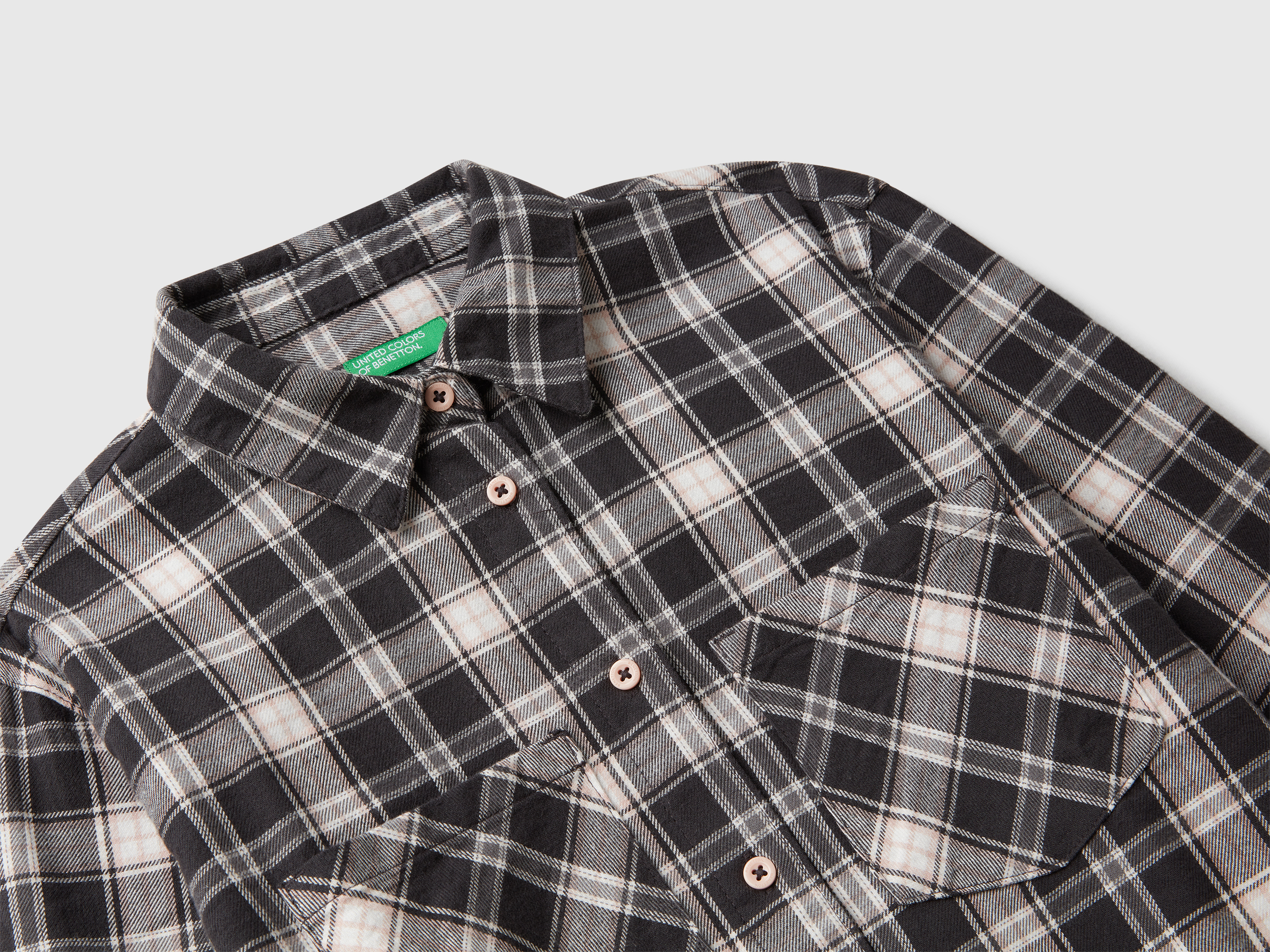 Chemise à carreaux avec poches – Image 3