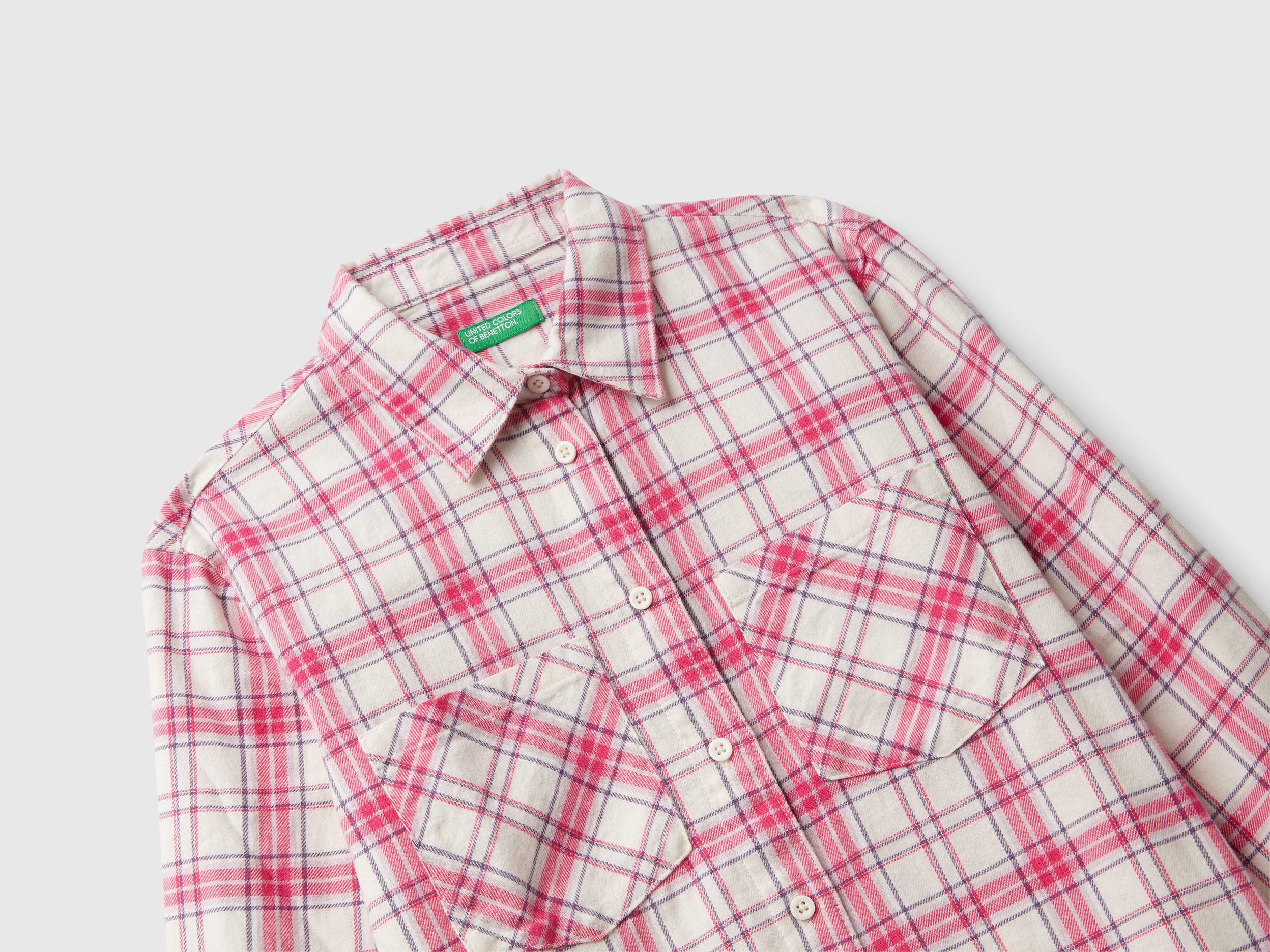 Chemise à carreaux avec poches – Image 3
