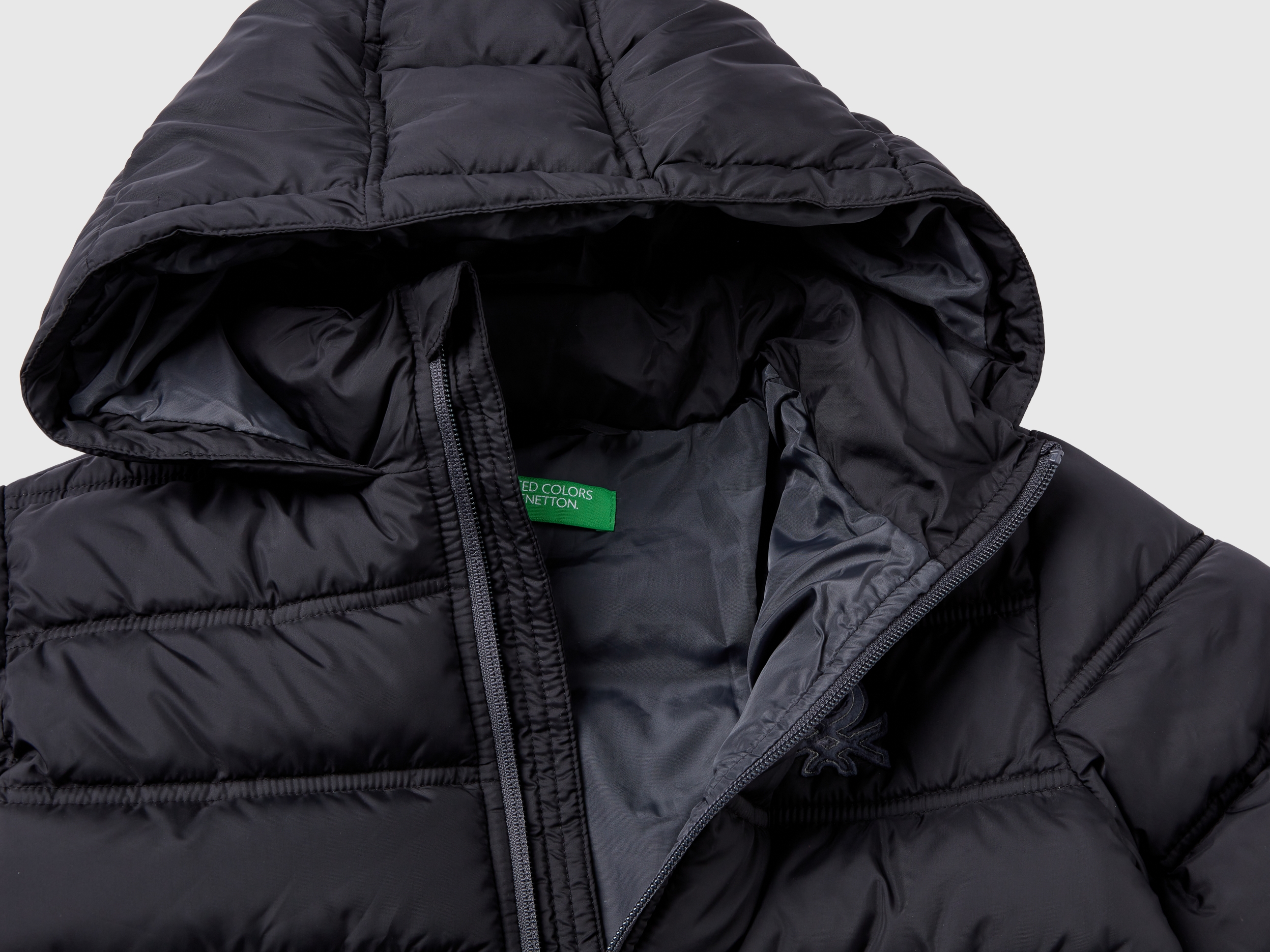 Blouson rembourré à capuche et logo – Image 3