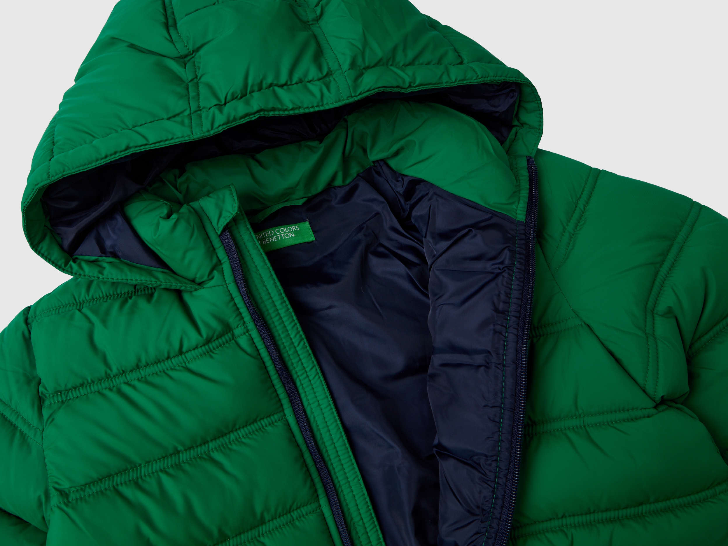 Blouson rembourré à capuche et logo – Image 3