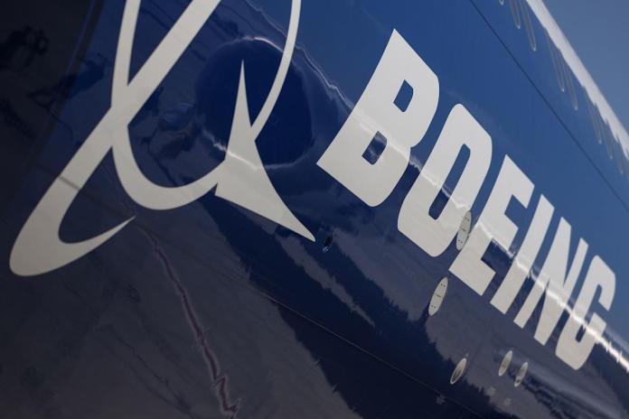 Boeing Launches  Billion Share Sale to Thwart Downgrade Boeing Launches  Billion Share Sale to Thwart Downgrade
