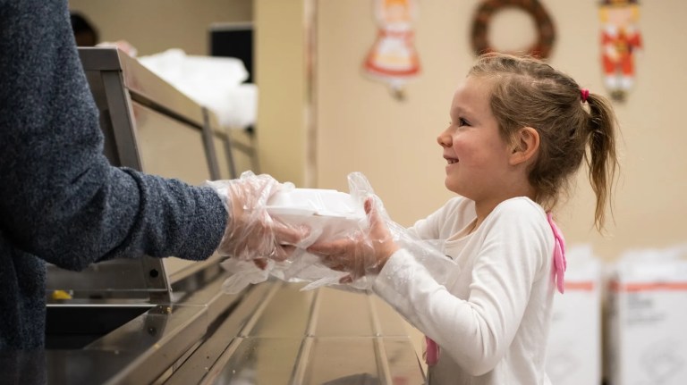 6 places to give + receive free meals this holiday season 6 places to give + receive free meals this holiday season