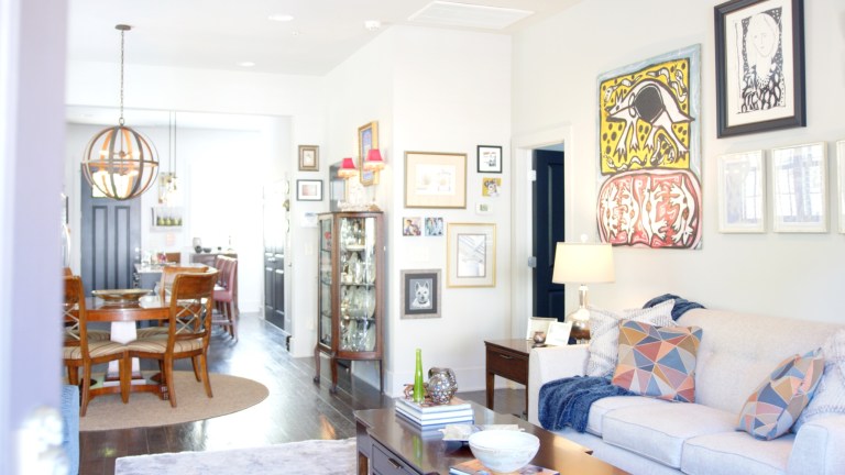 Tell the story of your home with art + the FREE La-Z-Boy in-home design program Tell the story of your home with art + the FREE La-Z-Boy in-home design program
