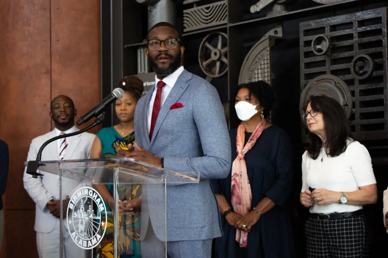 New Birmingham initiative guarantees monthly income for mothers New Birmingham initiative guarantees monthly income for mothers