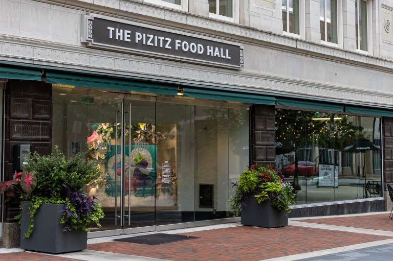 5 things we love at The Pizitz Food Hall, from crispy chicken wings to happy hour and free yoga 5 things we love at The Pizitz Food Hall, from crispy chicken wings to happy hour and free yoga