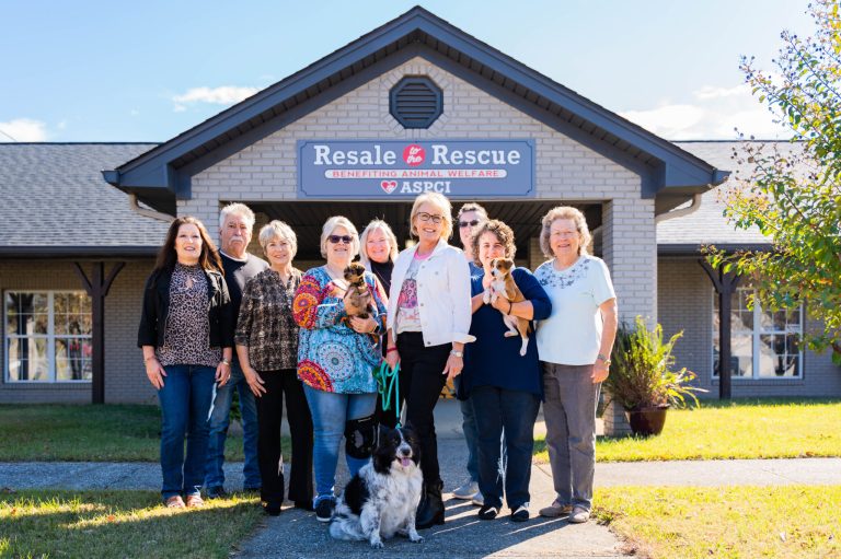 Meet Resale to the Rescue, a second-hand store benefiting animal welfare Meet Resale to the Rescue, a second-hand store benefiting animal welfare