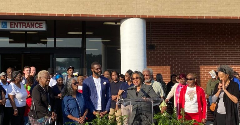 Food Giant opens in Five Points West near Birmingham Crossplex Food Giant opens in Five Points West near Birmingham Crossplex