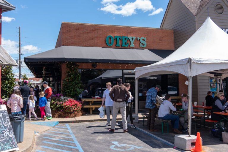 Otey’s Tavern brings the Masters to life with sod and azaleas—April 8 Otey’s Tavern brings the Masters to life with sod and azaleas—April 8