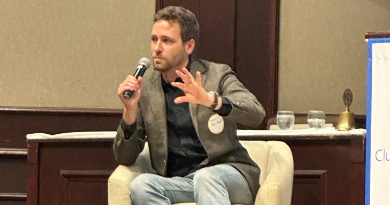 Paul Rogers, Academy Award winning editor of Everything Everywhere All at Once, and Homewood native, shares his path to success Paul Rogers, Academy Award winning editor of Everything Everywhere All at Once, and Homewood native, shares his path to success