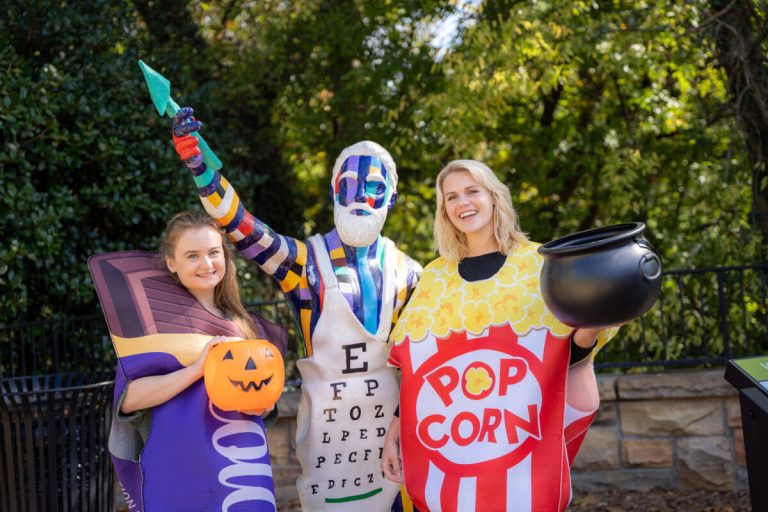 18 fall weekend events like “Hocus Pocus” @ Vulcan + Hoots & Howls @ The Zoo—October 10-12 18 fall weekend events like “Hocus Pocus” @ Vulcan + Hoots & Howls @ The Zoo—October 10-12