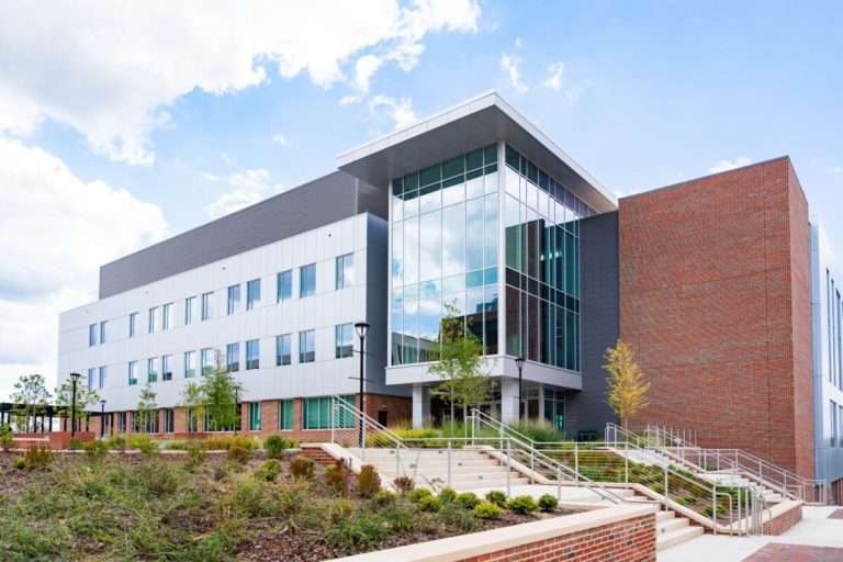 NEW: UAB shatters research award records—hitting all-time high NEW: UAB shatters research award records—hitting all-time high
