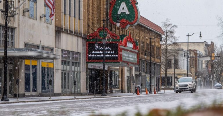 Birmingham-area schools transition to virtual amid historic snowstorm Birmingham-area schools transition to virtual amid historic snowstorm